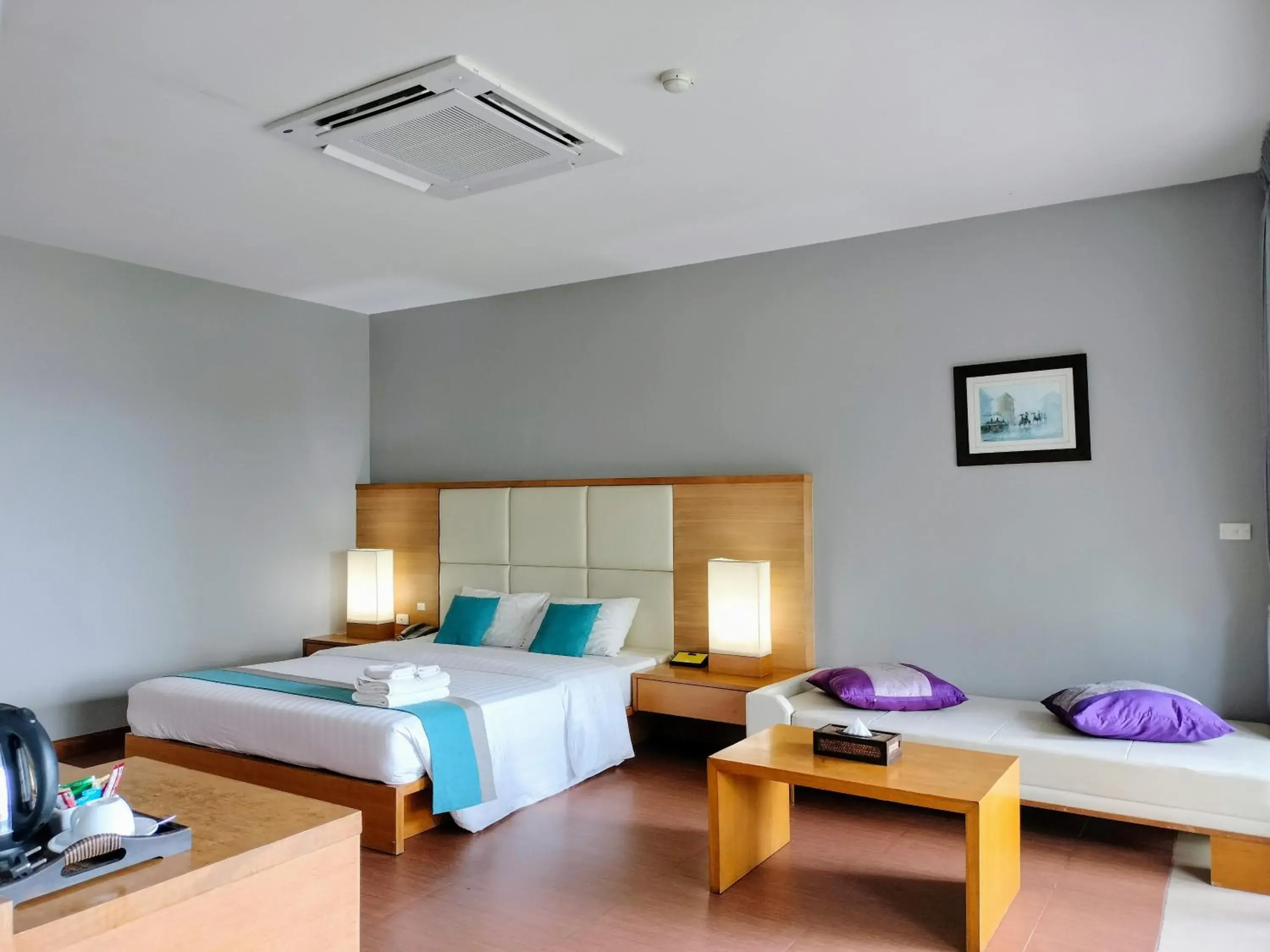 Seaside Deluxe Suite with Jacuzzi in Chang Buri Resort & Koh Chang Hillside Seaside Deluxe Suite with Jacuzzi in Chang Buri Resort & Koh Chang Hillside