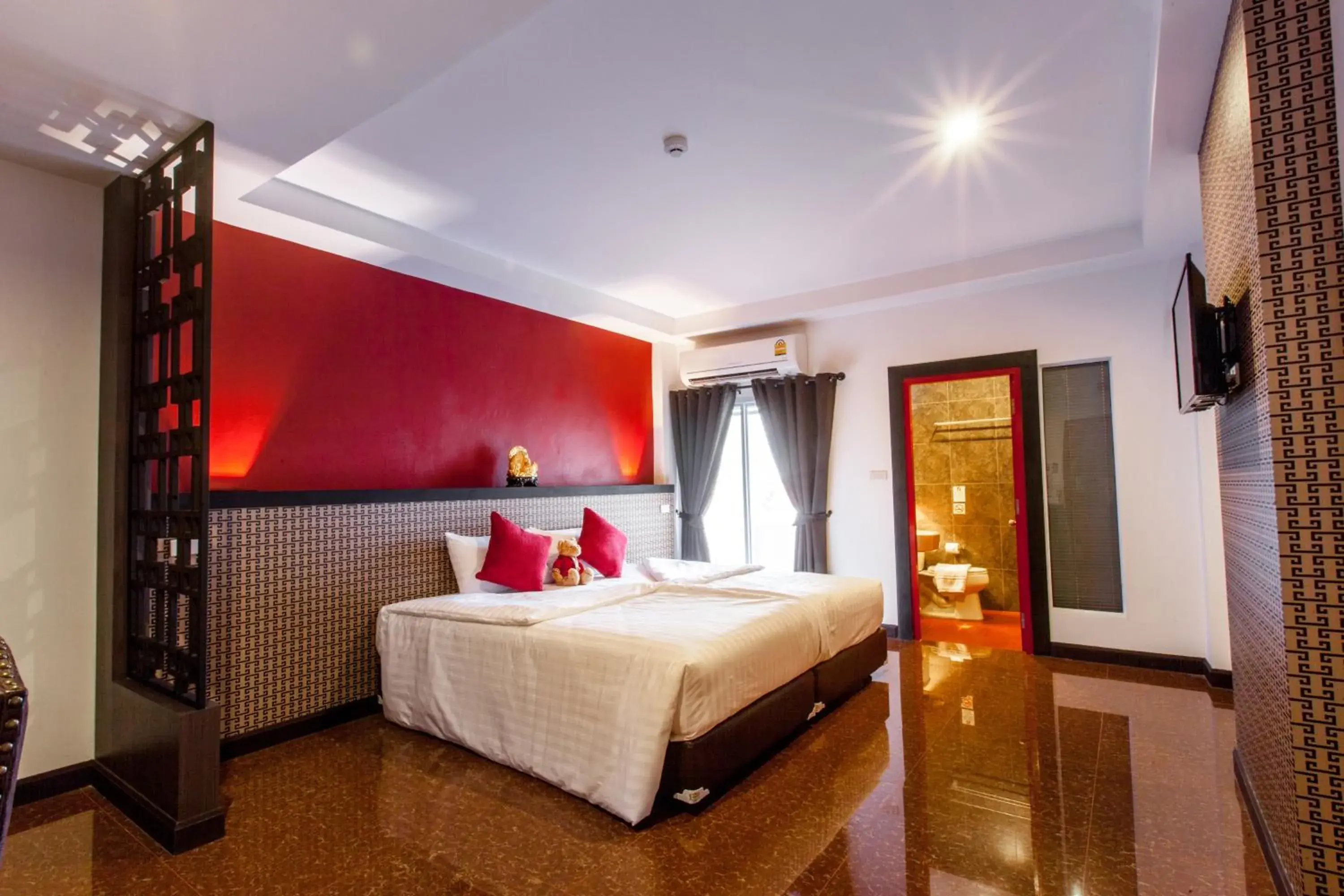 Superior Double or Twin Room in Gallery Lake View Hotel Superior Double or Twin Room in Gallery Lake View Hotel