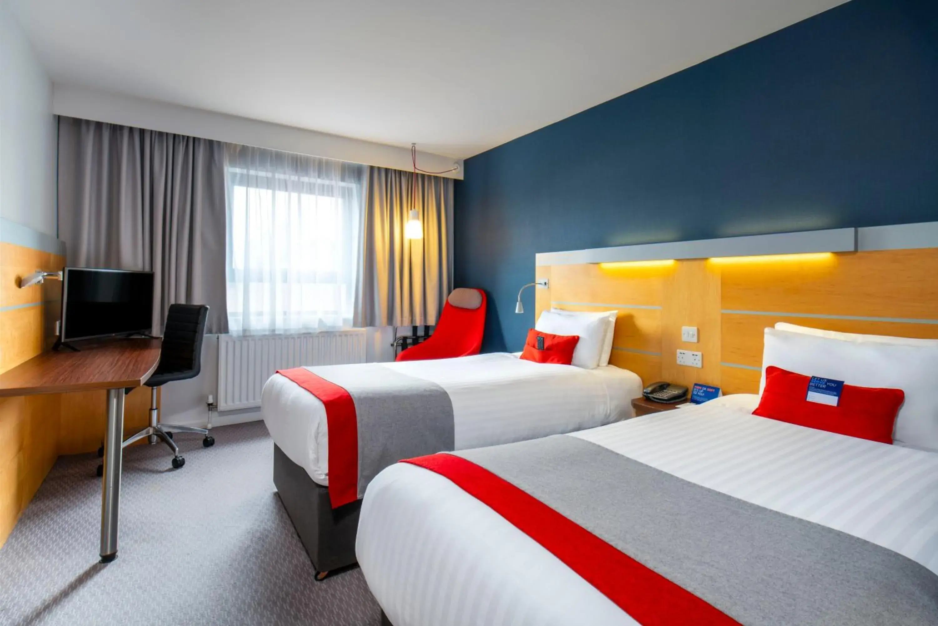 Standard Twin Room with Free Hot Breakfast in Holiday Inn Express Antrim by IHG Standard Twin Room with Free Hot Breakfast in Holiday Inn Express Antrim by IHG