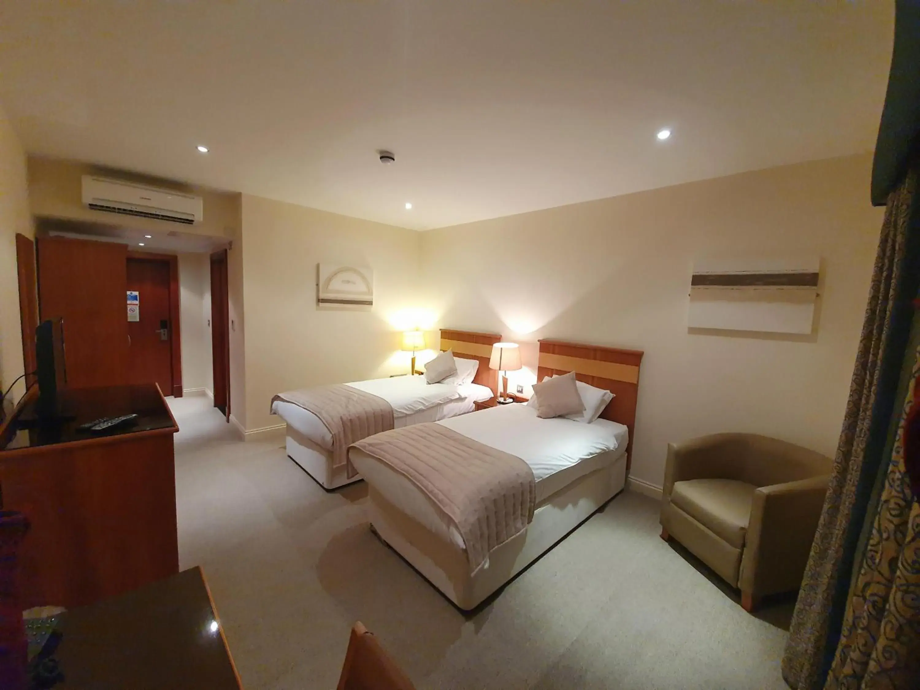 Standard Twin Room - single occupancy in Towers Hotel & Spa Standard Twin Room - single occupancy in Towers Hotel & Spa