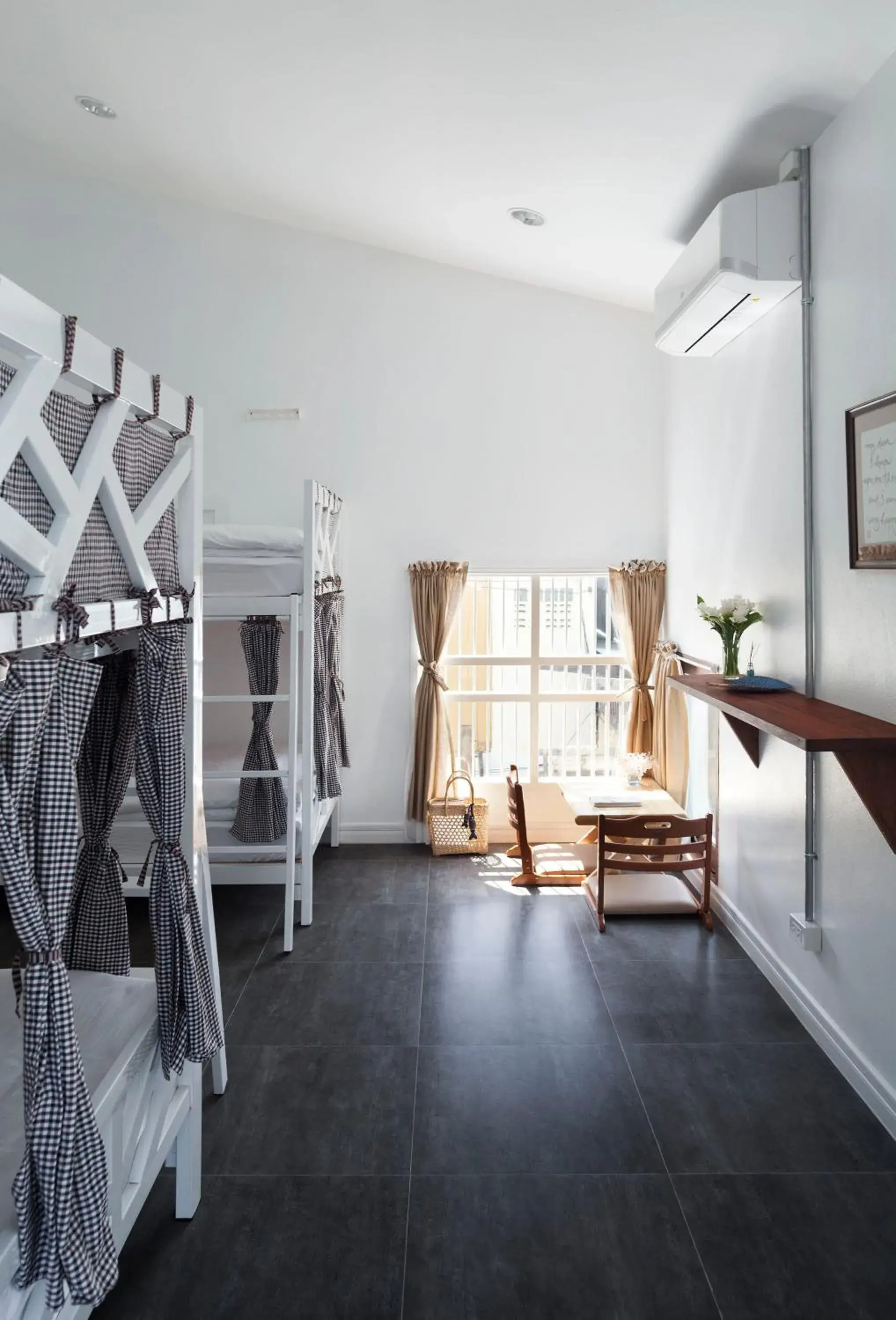 Quadruple Room with Bathroom in Krodyle Mindfulness House Quadruple Room with Bathroom in Krodyle Mindfulness House