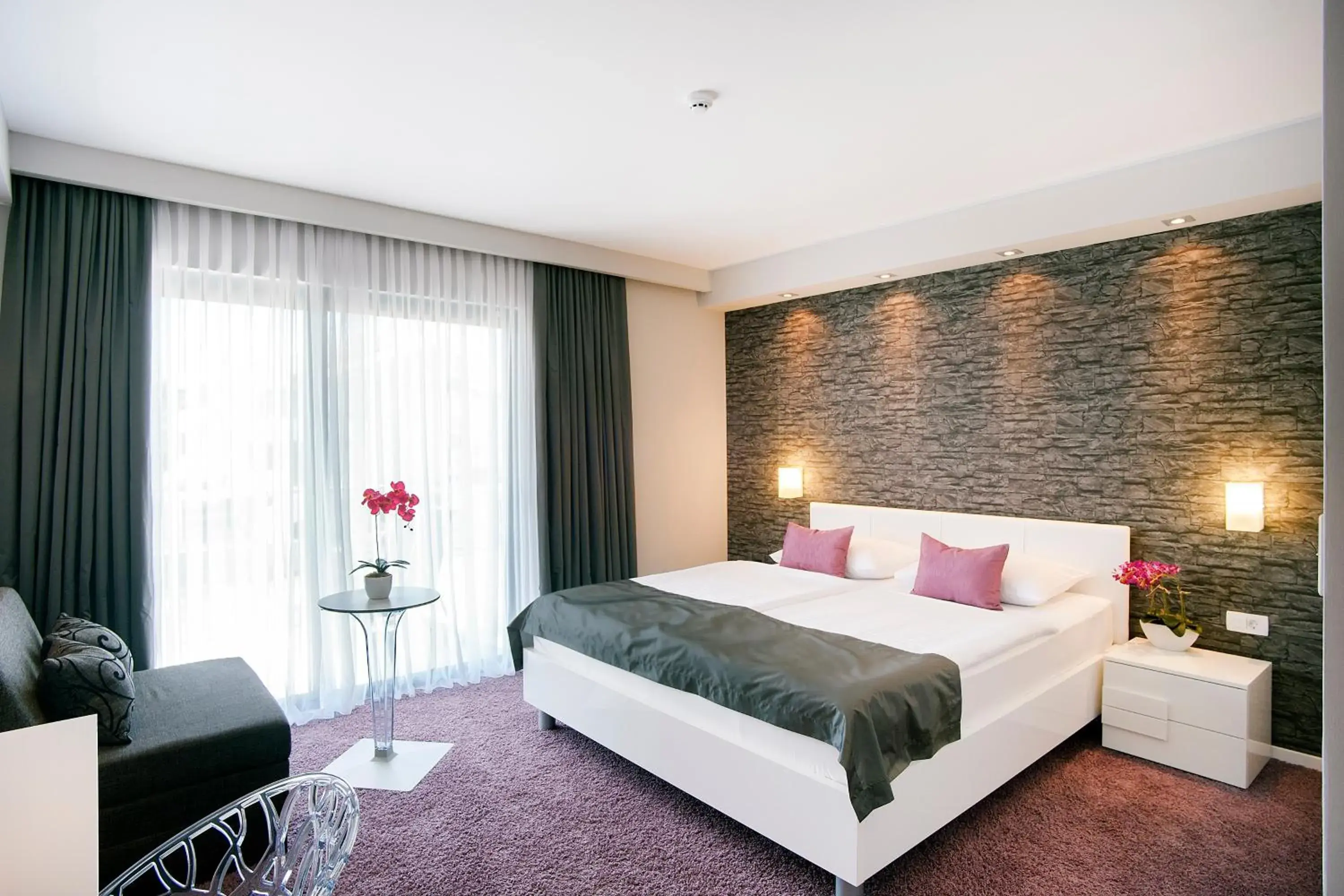 Superior Double Room with Side Sea View and Balcony in Boutique Hotel Life Superior Double Room with Side Sea View and Balcony in Boutique Hotel Life