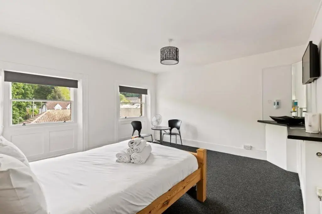 Economy Double Room in Dover Town Rooms - Short Lets & Serviced Accommodation - Dover Economy Double Room in Dover Town Rooms - Short Lets & Serviced Accommodation - Dover