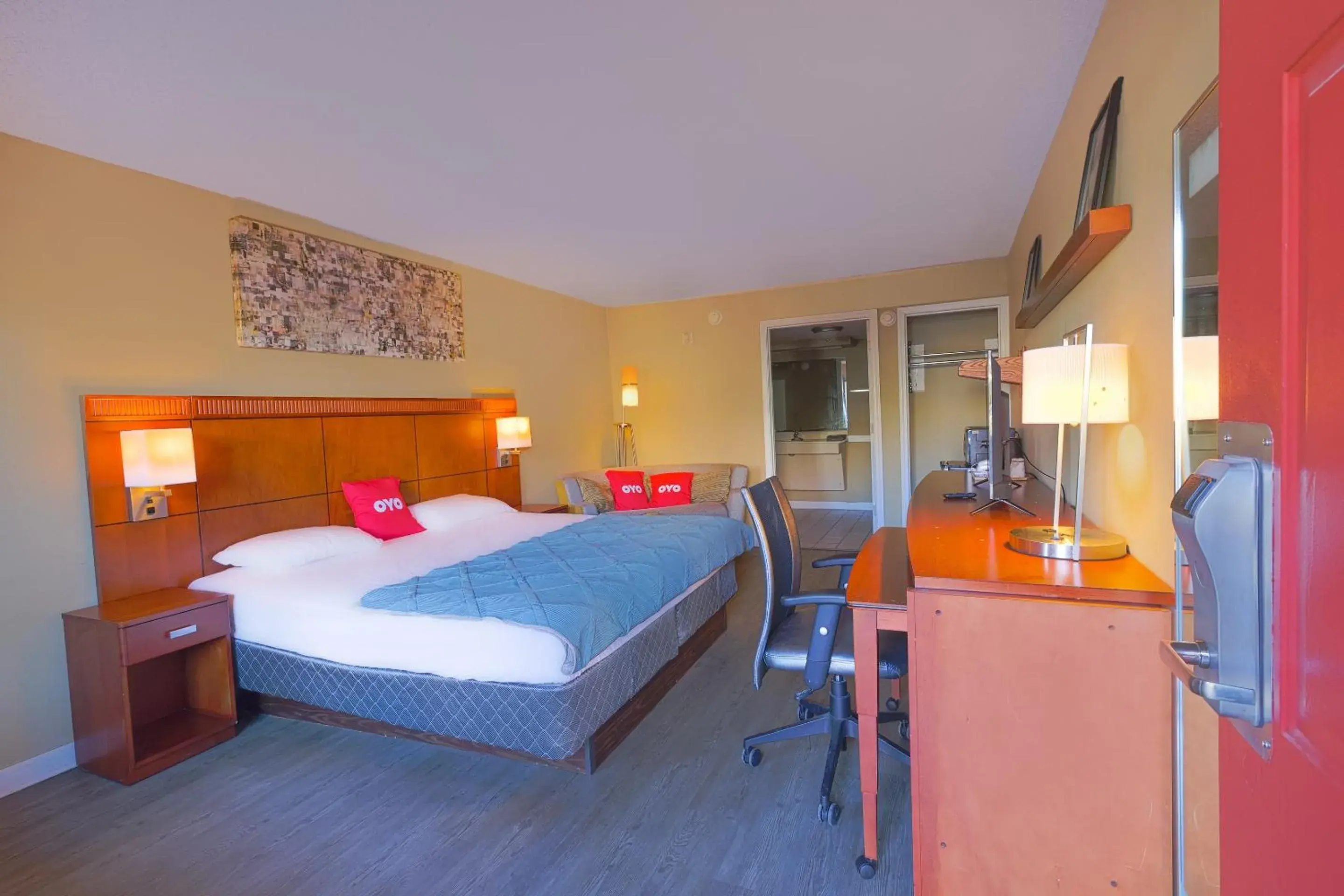 King Bed Smoking in OYO Hotel Brownsville TN I-40 King Bed Smoking in OYO Hotel Brownsville TN I-40