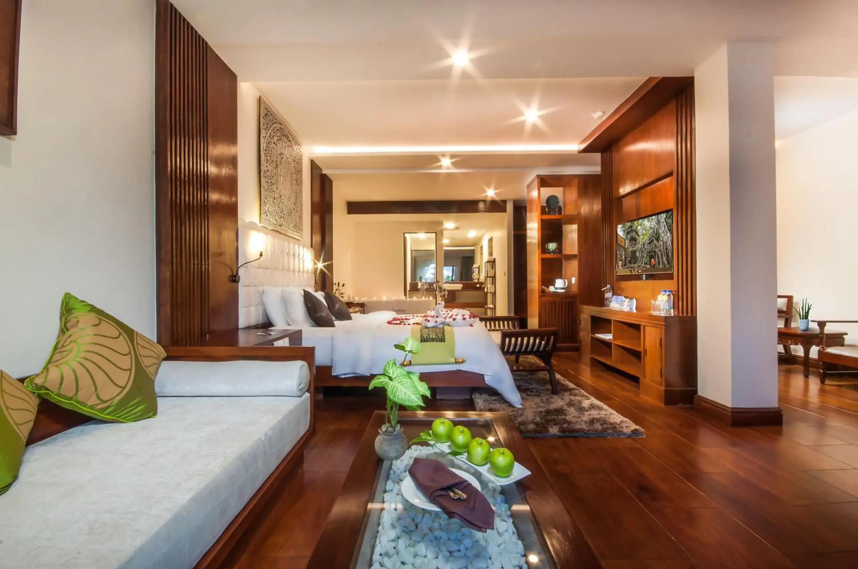 Club Suite - Free once-sunset cocktail set in THE PRIVILEGE FLOOR by Borei Angkor Club Suite - Free once-sunset cocktail set in THE PRIVILEGE FLOOR by Borei Angkor