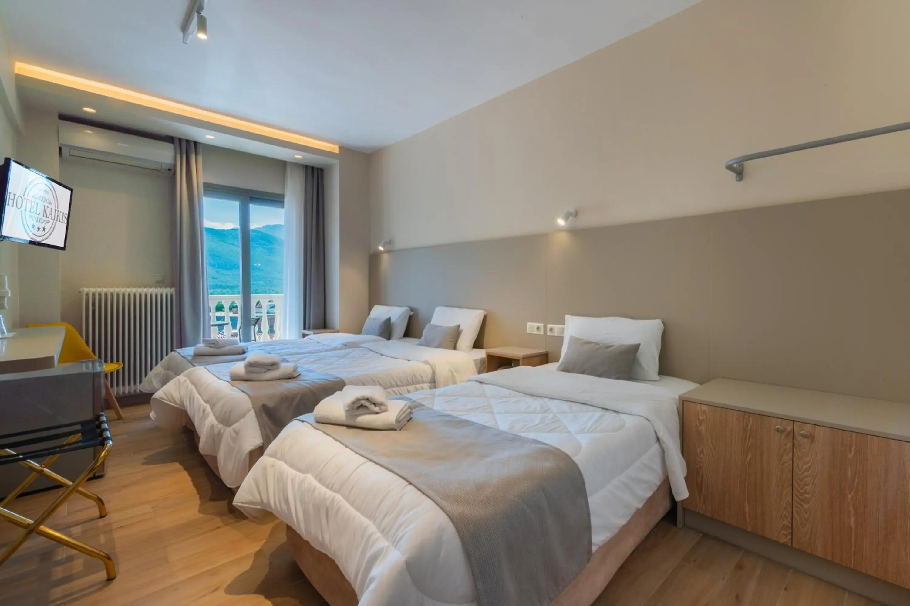 Triple Room in Hotel Kaikis Triple Room in Hotel Kaikis