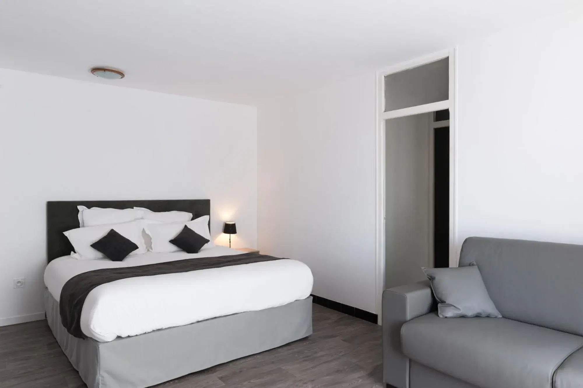 Comfort Quadruple Room in Domaine de Presle Saumur, The Originals Relais Comfort Quadruple Room in Domaine de Presle Saumur, The Originals Relais