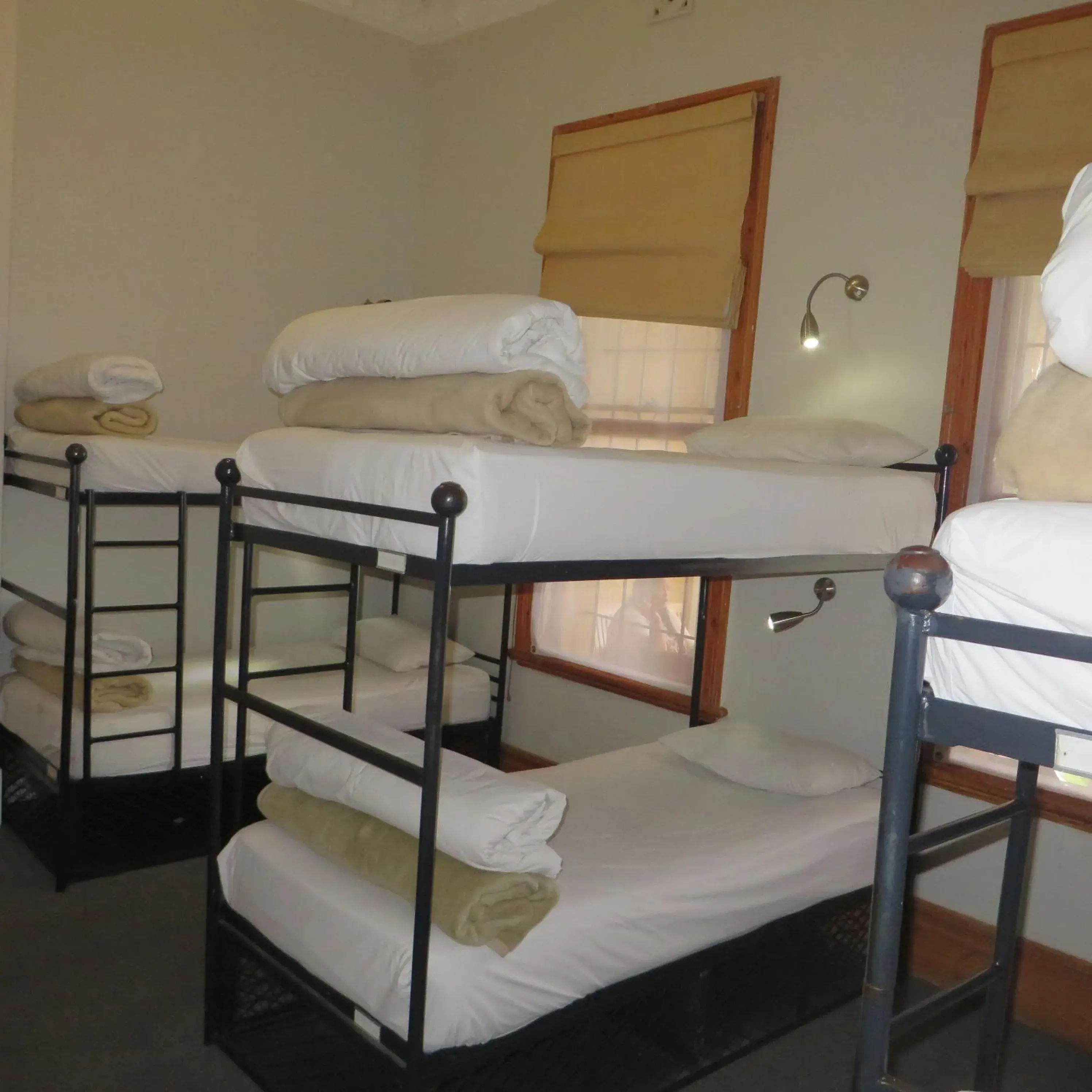Bed in 6-Bed Female Dormitory Room in Ashanti Lodge Backpackers Bed in 6-Bed Female Dormitory Room in Ashanti Lodge Backpackers