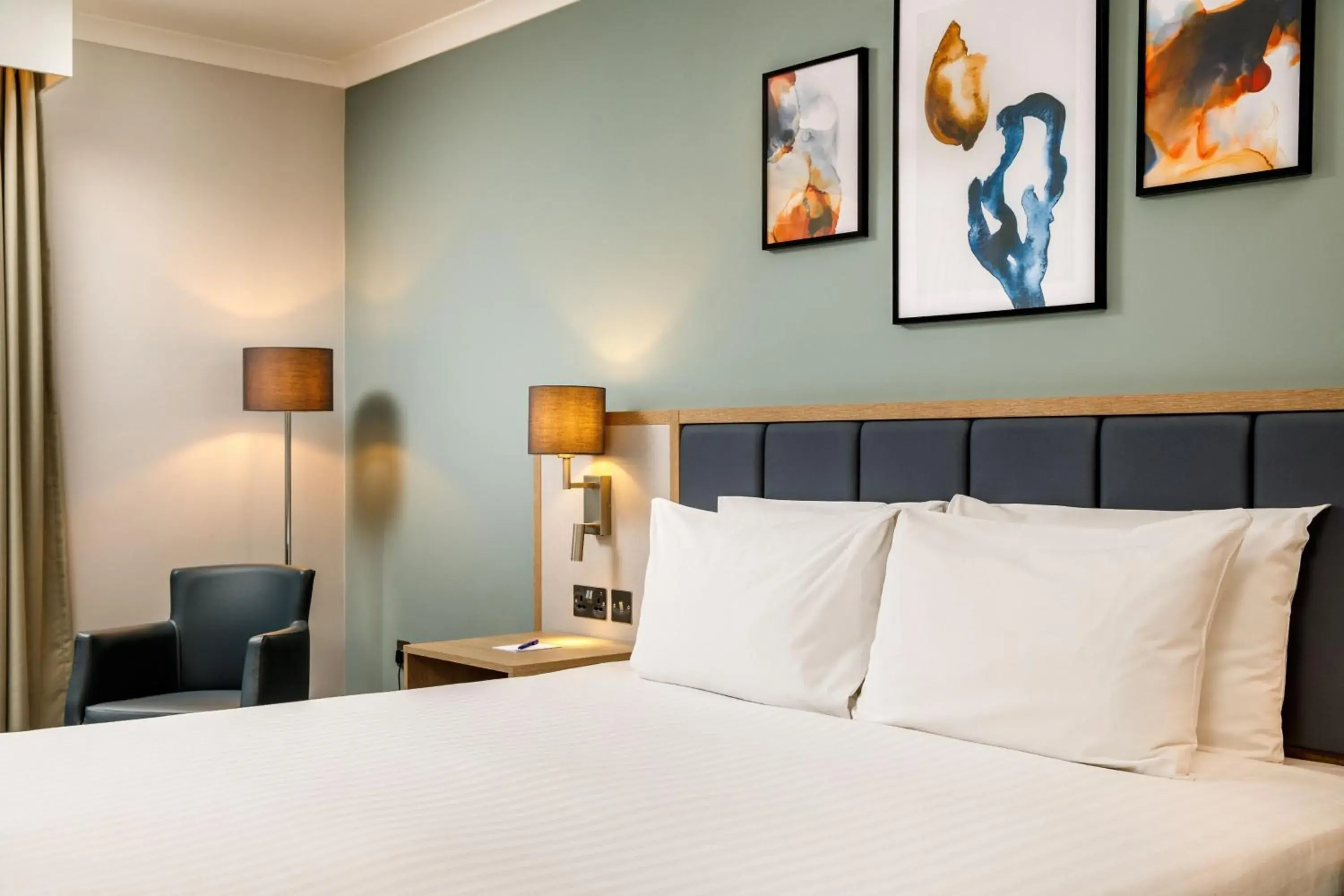 Deluxe King, Guest room, 1 King in Delta Hotels by Marriott Milton Keynes Deluxe King, Guest room, 1 King in Delta Hotels by Marriott Milton Keynes