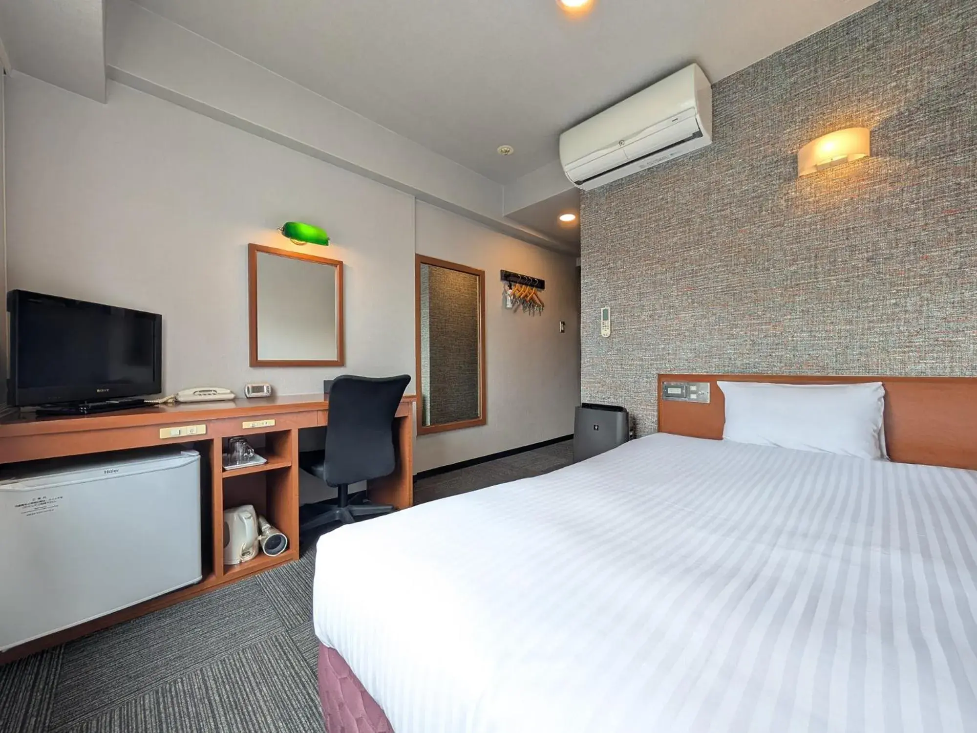 Double Room for Single Use - single occupancy - Non-Smoking in GR Hotel Ginzadori Double Room for Single Use - single occupancy - Non-Smoking in GR Hotel Ginzadori