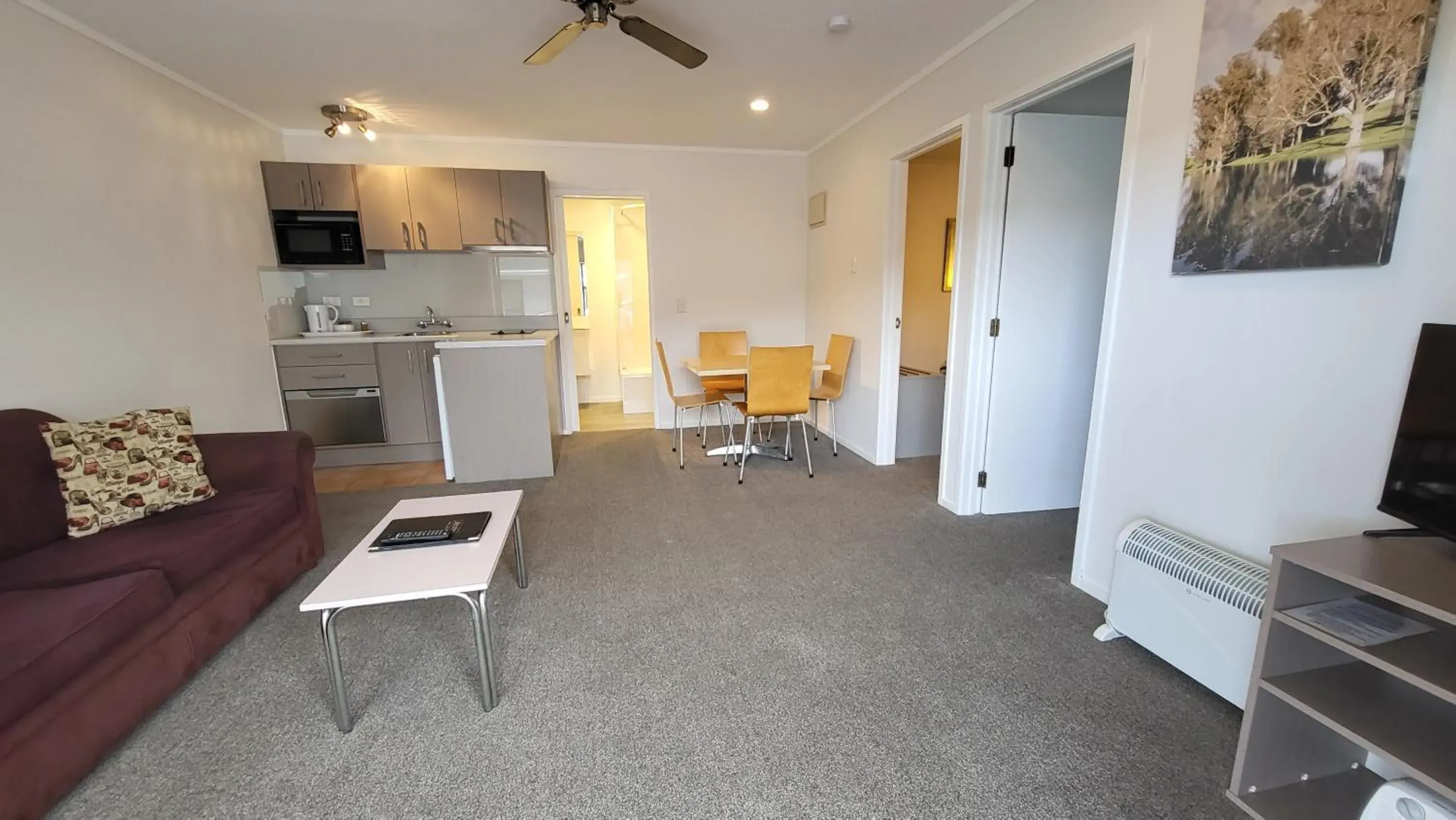 Two-Bedroom Apartment in Manukau Motor Lodge Two-Bedroom Apartment in Manukau Motor Lodge