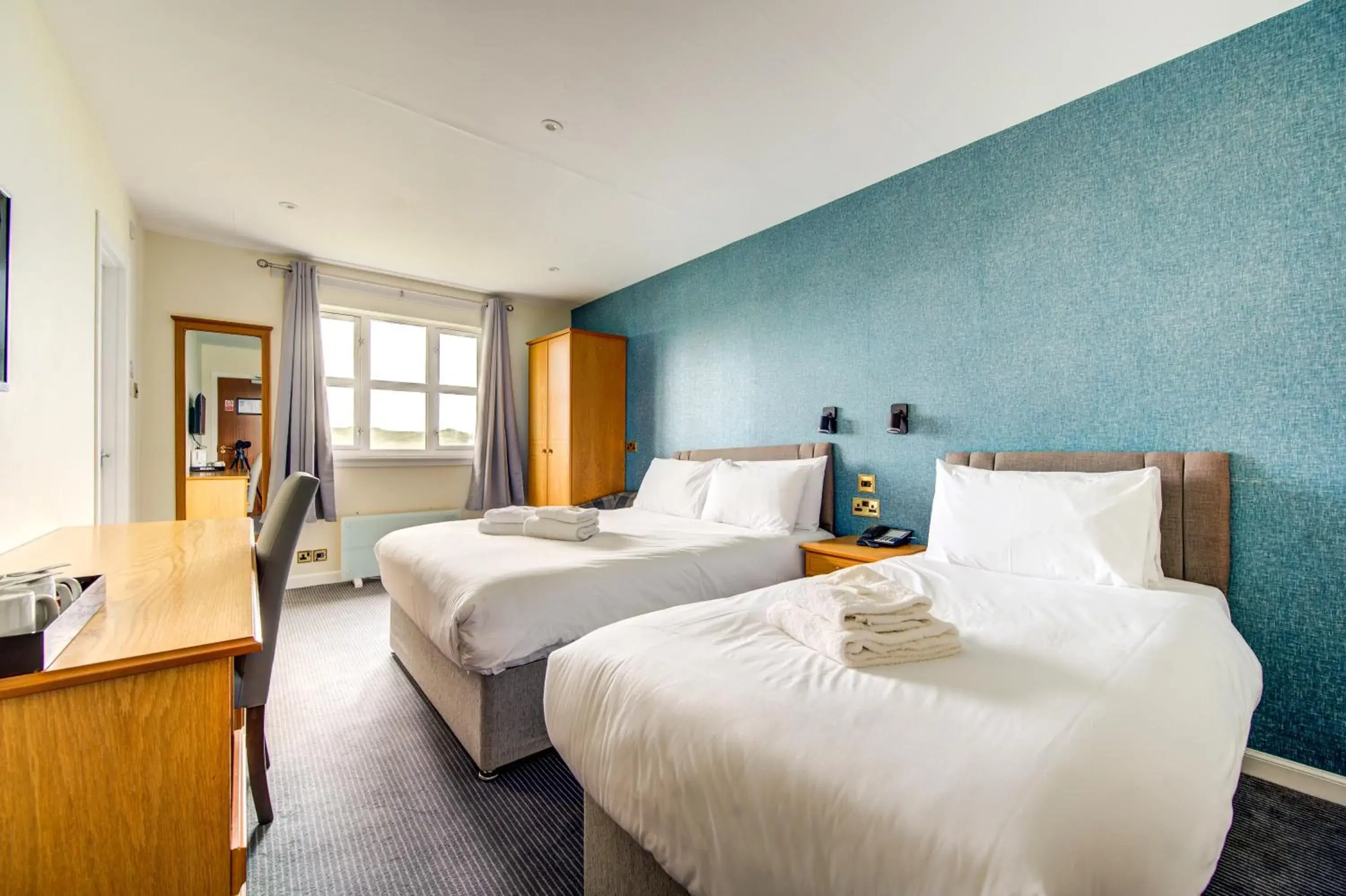 Family Room with Sea View in The Morar Hotel Family Room with Sea View in The Morar Hotel