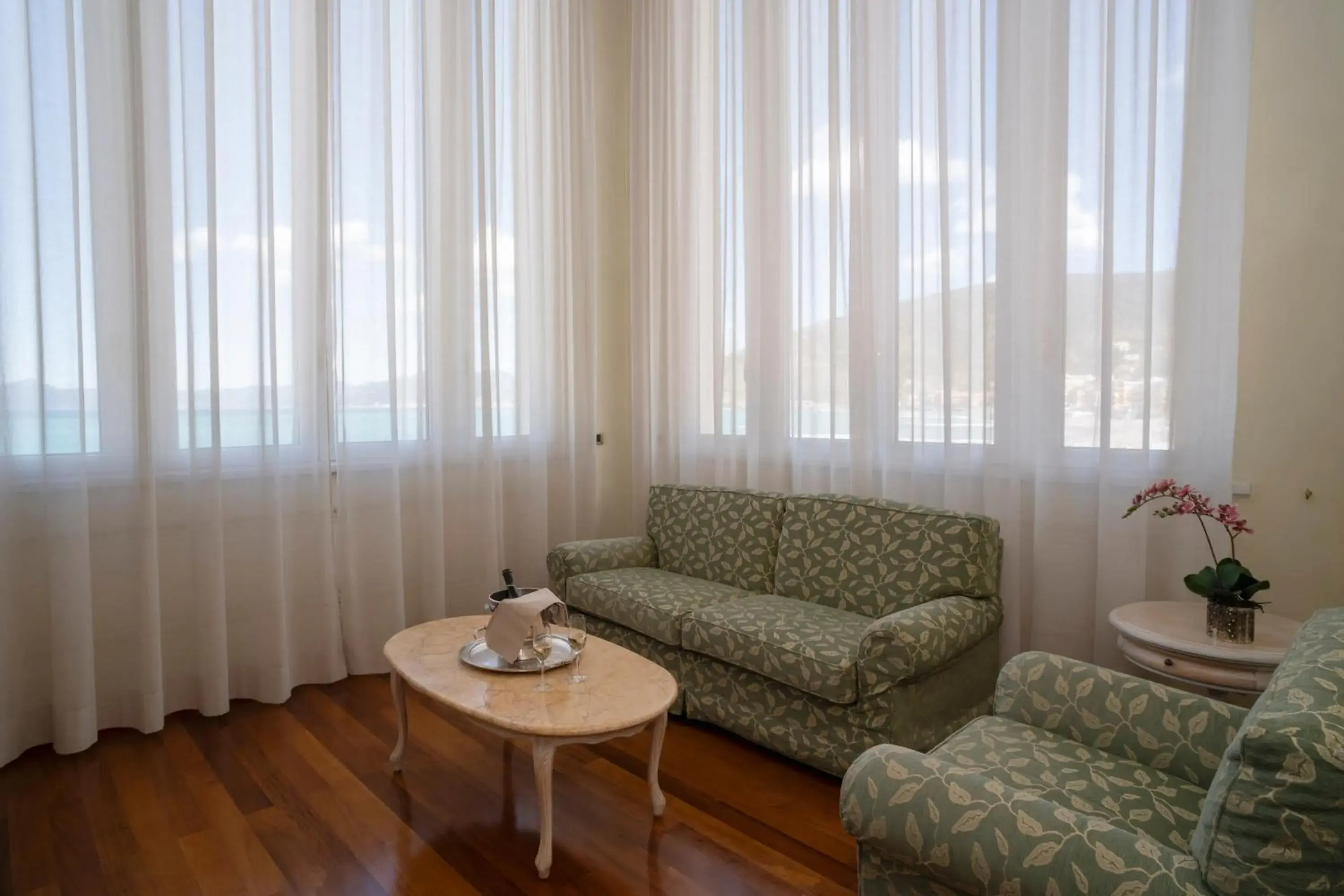 Suite with Sea View - single occupancy in Suite Hotel Nettuno Suite with Sea View - single occupancy in Suite Hotel Nettuno