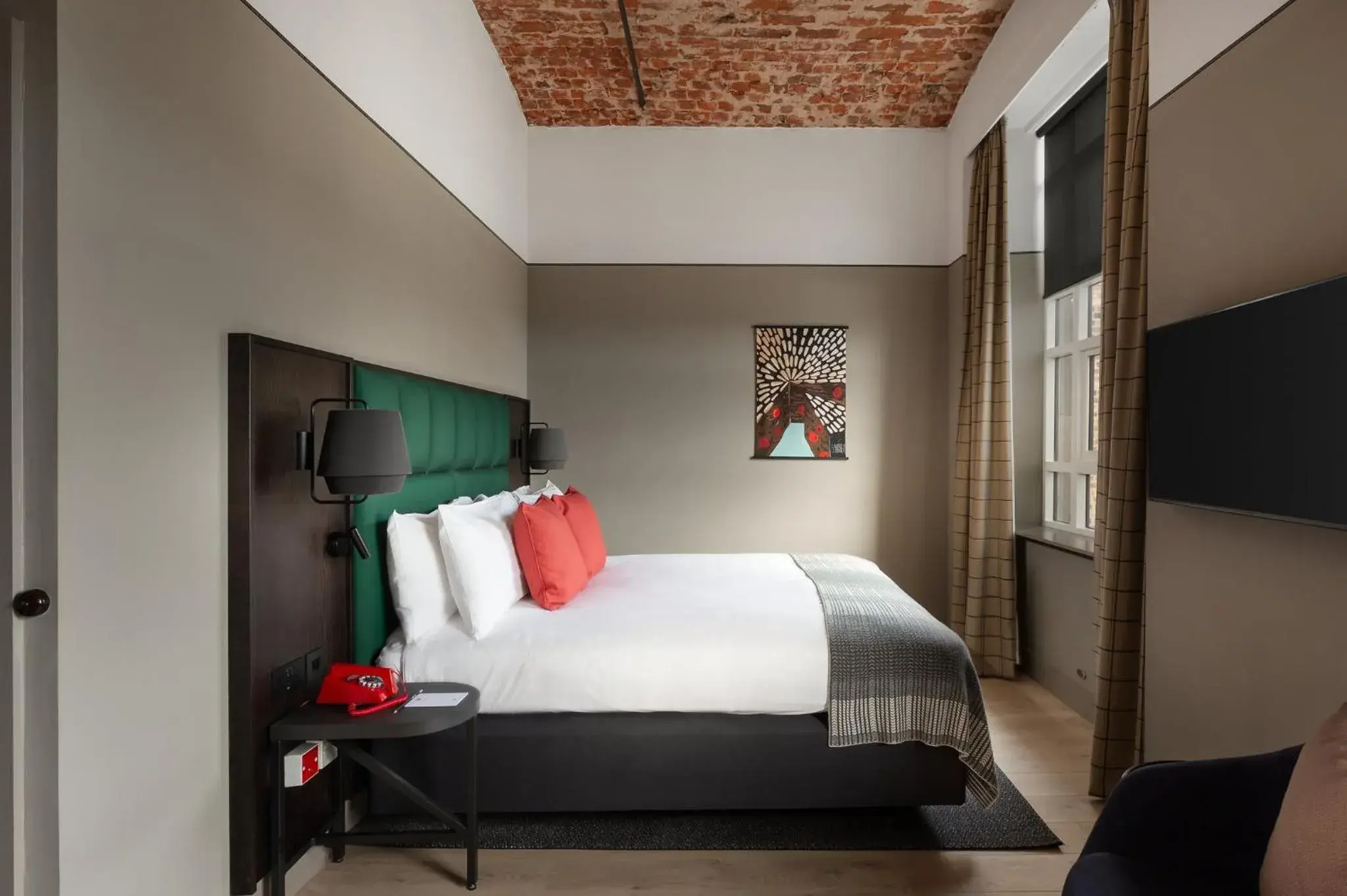 Standard Queen Room in Hotel Indigo - Dundee by IHG Standard Queen Room in Hotel Indigo - Dundee by IHG