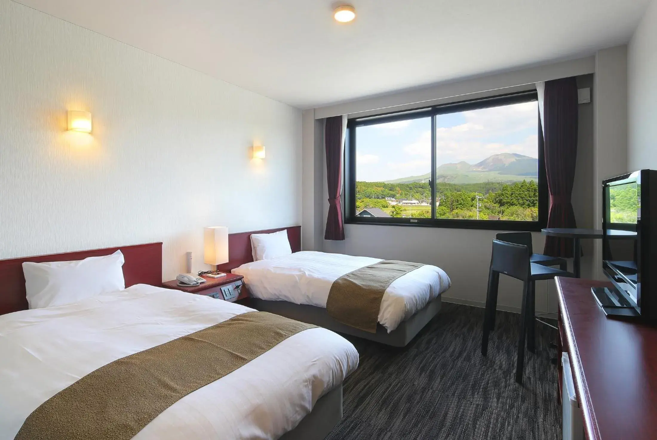 Twin Room with Aso Mountain View - single occupancy in Aso Hakuun Sanso Twin Room with Aso Mountain View - single occupancy in Aso Hakuun Sanso