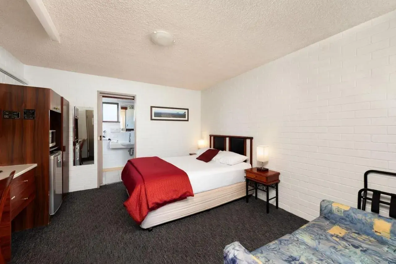 Deluxe Double Room in Pigeon House Motor Inn Deluxe Double Room in Pigeon House Motor Inn