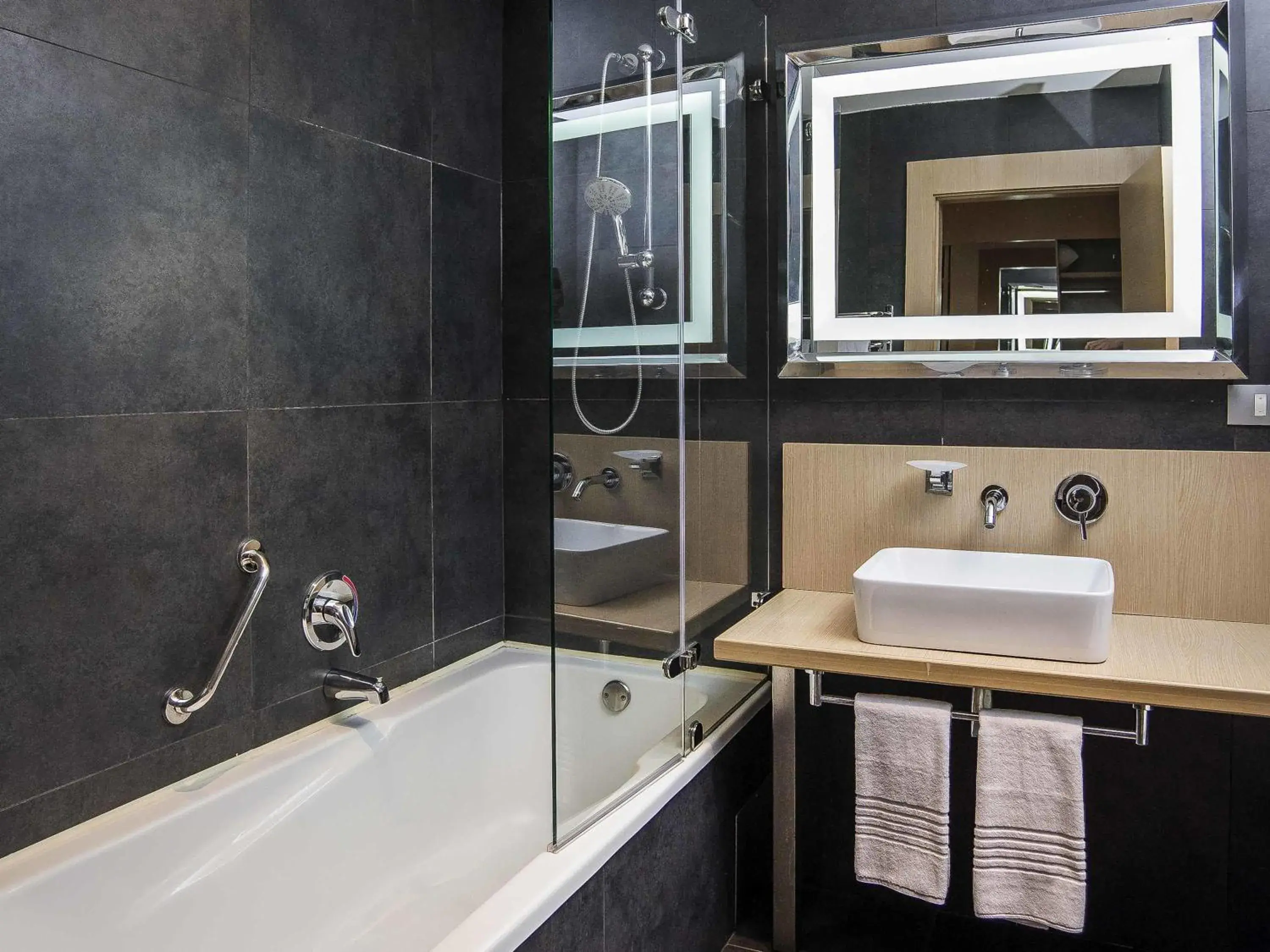 Superior King Room in Novotel Bogota Parque 93 Superior King Room in Novotel Bogota Parque 93