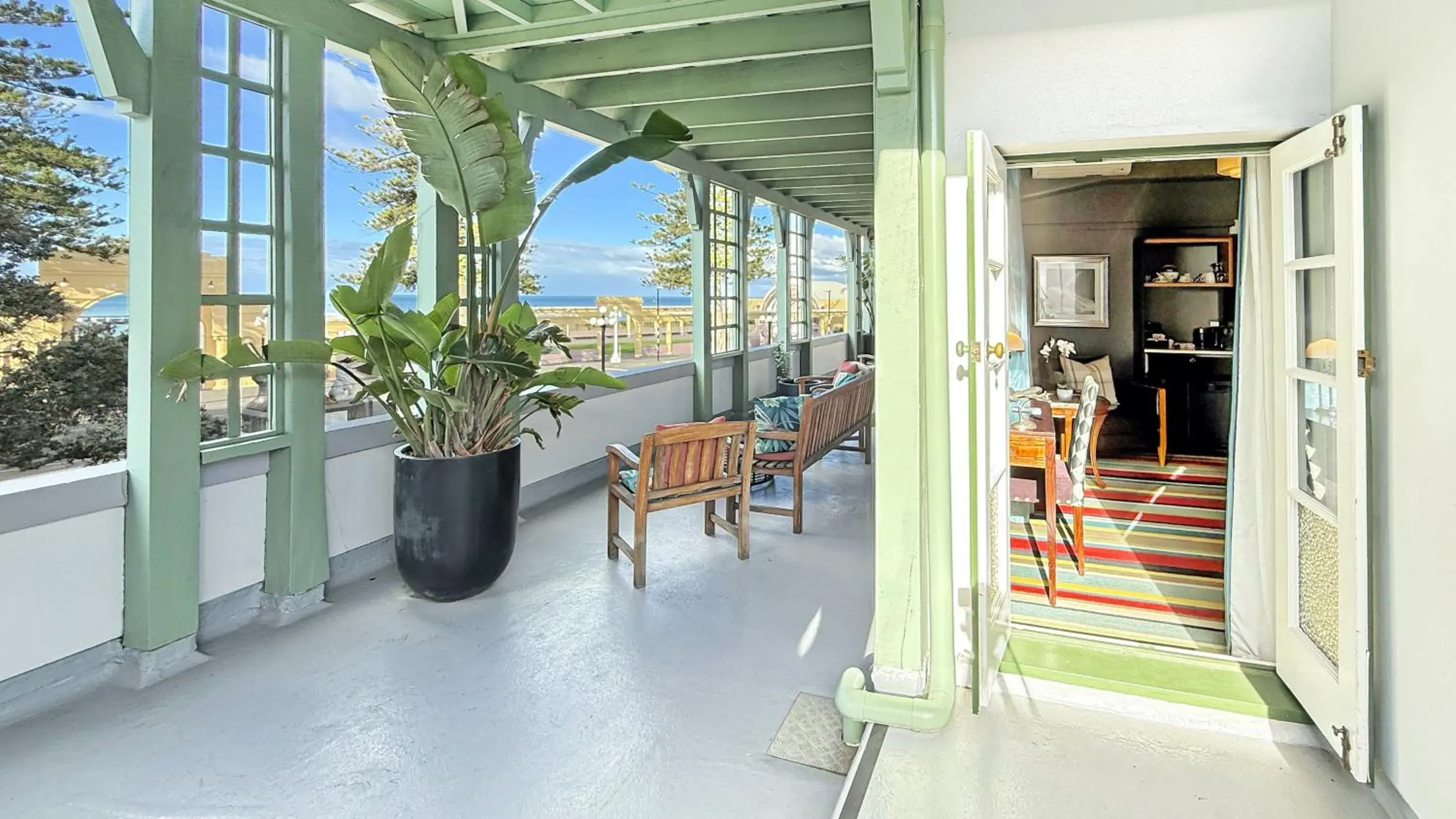 Jean Batten Suite in Art Deco Masonic Hotel Jean Batten Suite in Art Deco Masonic Hotel