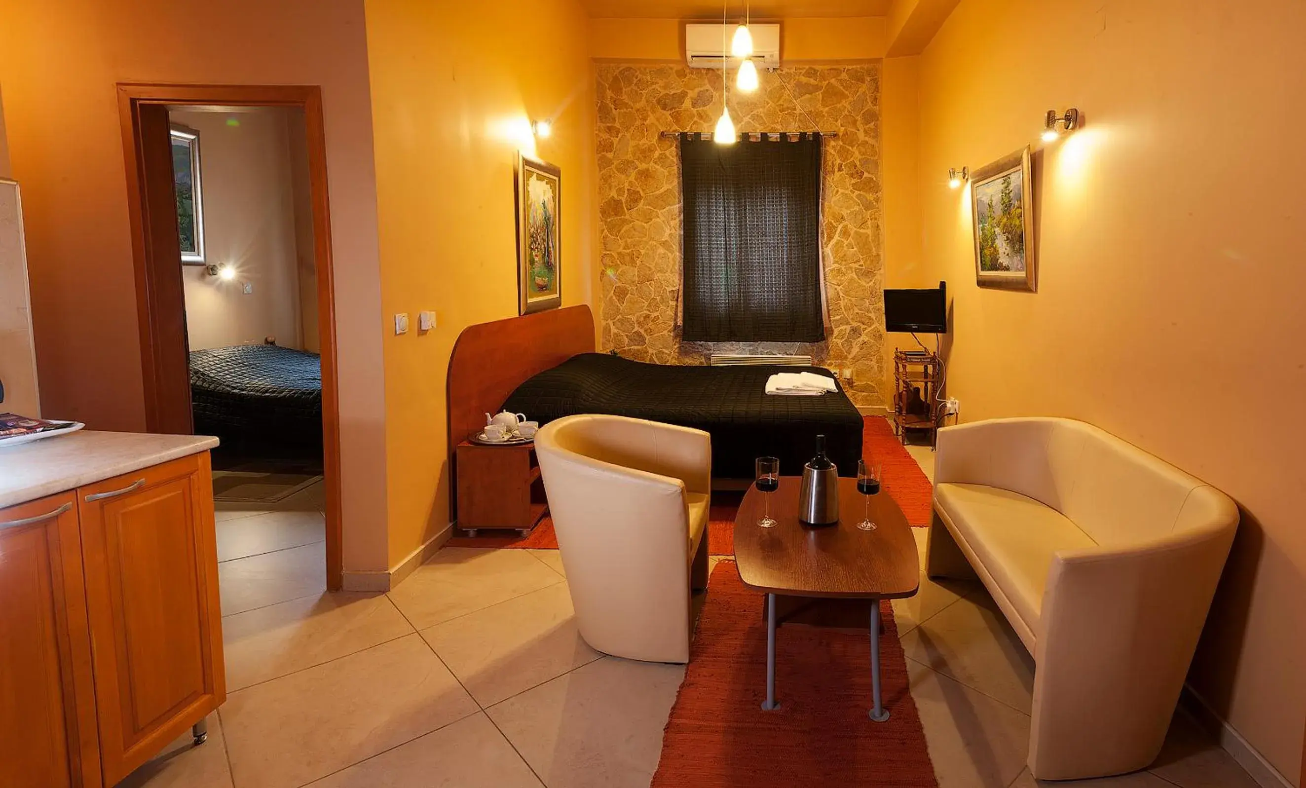 One-Bedroom Apartment (2 Adults + 1 Child) in Hotel Portal One-Bedroom Apartment (2 Adults + 1 Child) in Hotel Portal