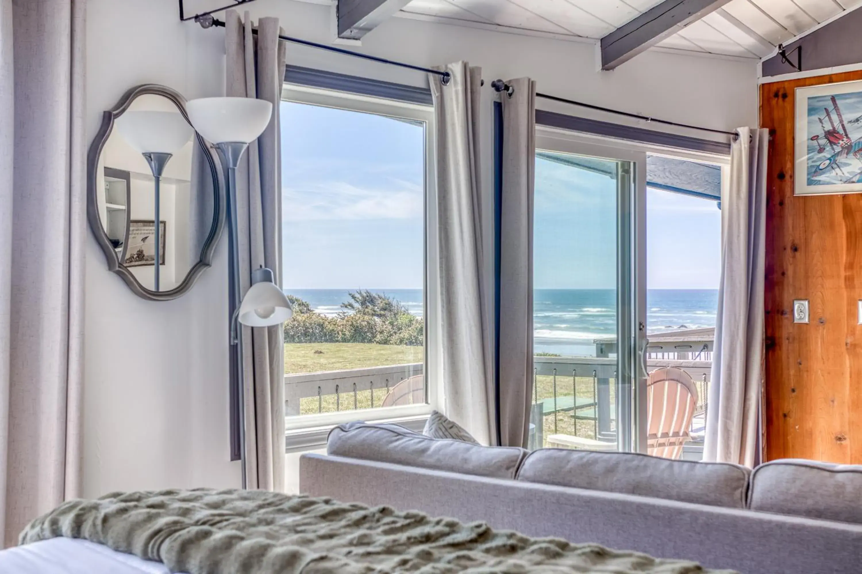 Aviator - Queen Room in Moolack Shores Inn Aviator - Queen Room in Moolack Shores Inn