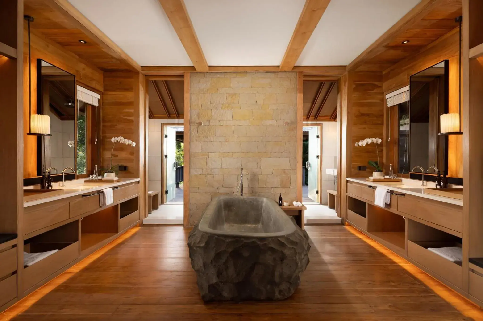 COMO Shambhala Suite with Free Benefit in COMO Shambhala Estate COMO Shambhala Suite with Free Benefit in COMO Shambhala Estate