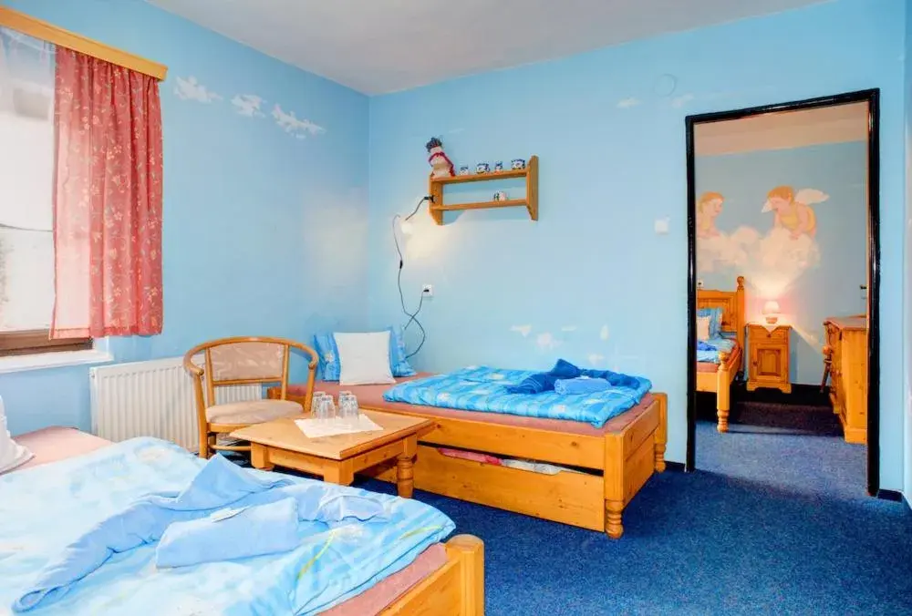 Deluxe Quadruple Room in Borovansky mlyn Deluxe Quadruple Room in Borovansky mlyn