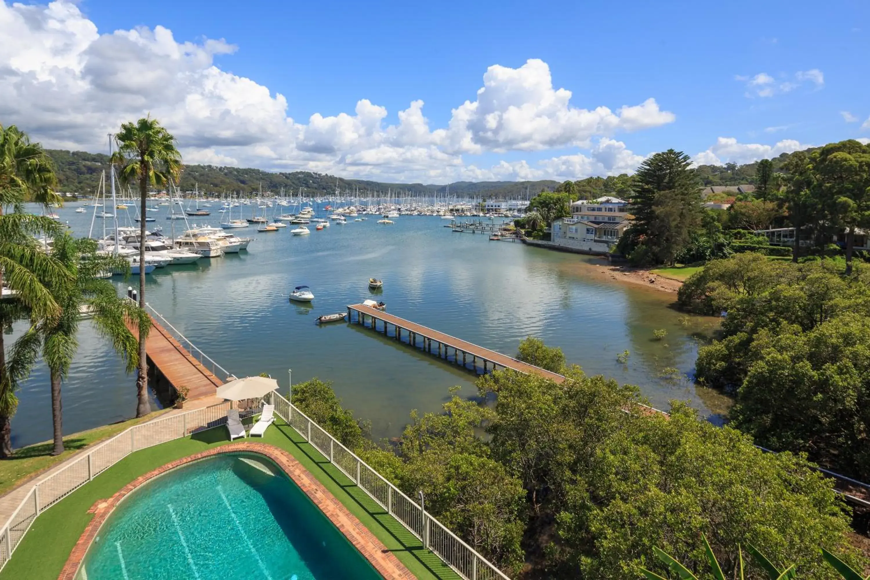 Waterfront Suite with Spa in Mirage Hotel Newport Waterfront Suite with Spa in Mirage Hotel Newport