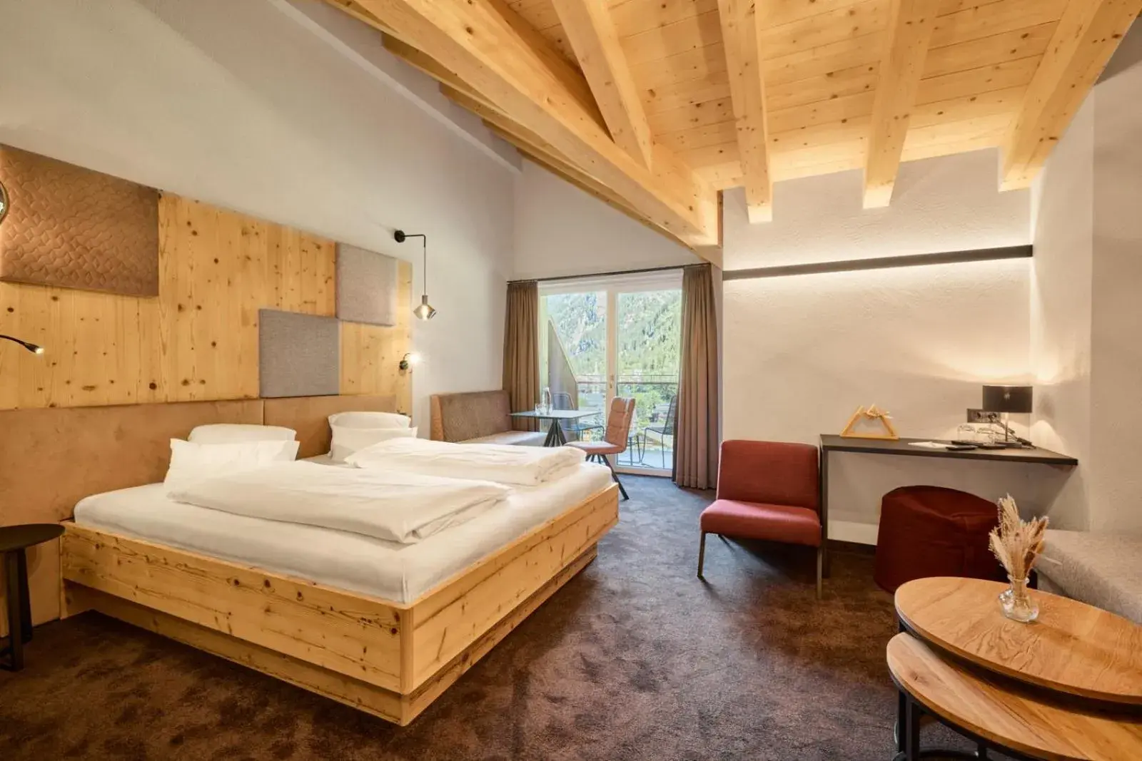 Family Room with Mountain View in Natur Alpin Hotel Feichtner Hof Family Room with Mountain View in Natur Alpin Hotel Feichtner Hof