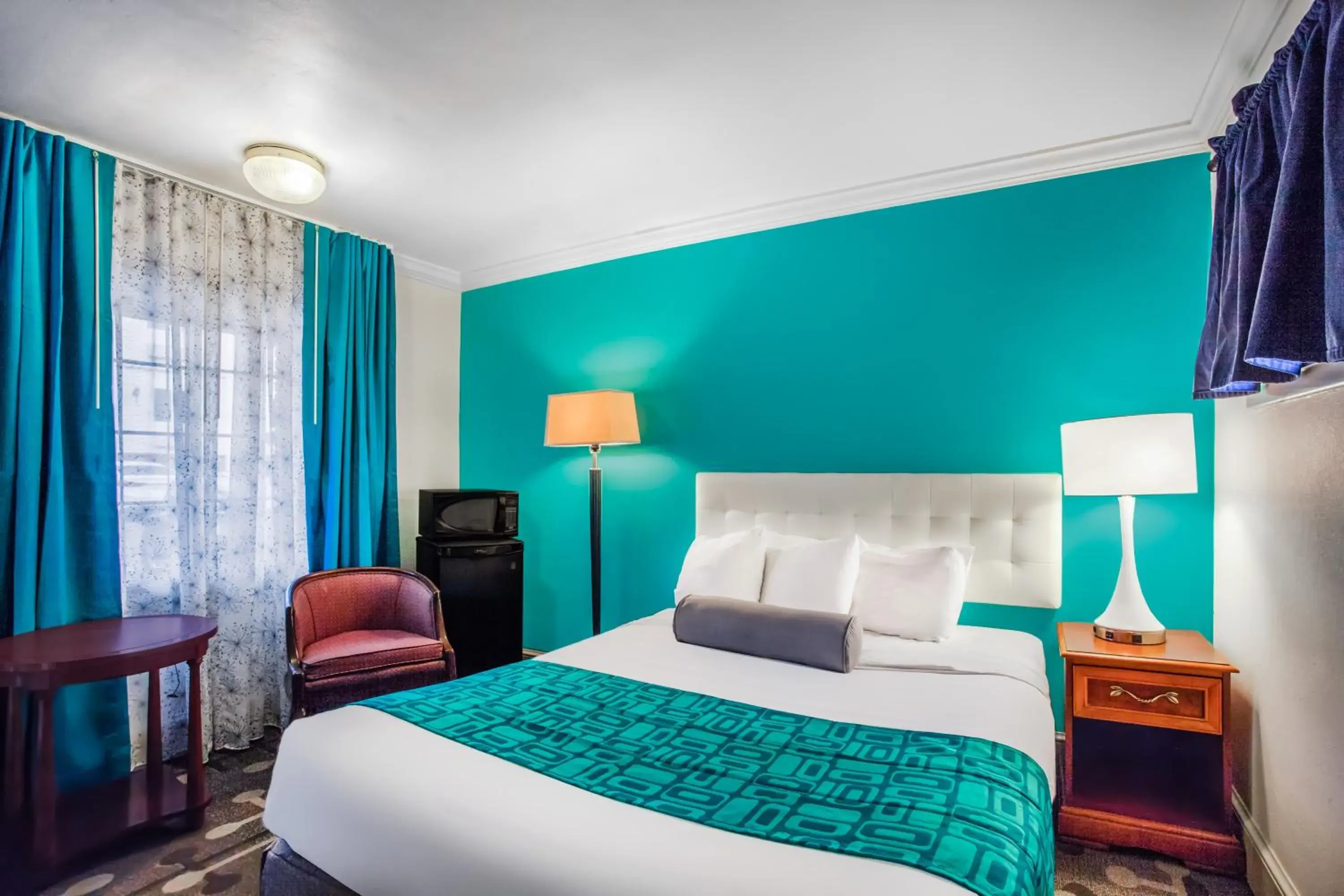 Queen Room - Non-Smoking in Howard Johnson by Wyndham Hershey Queen Room - Non-Smoking in Howard Johnson by Wyndham Hershey