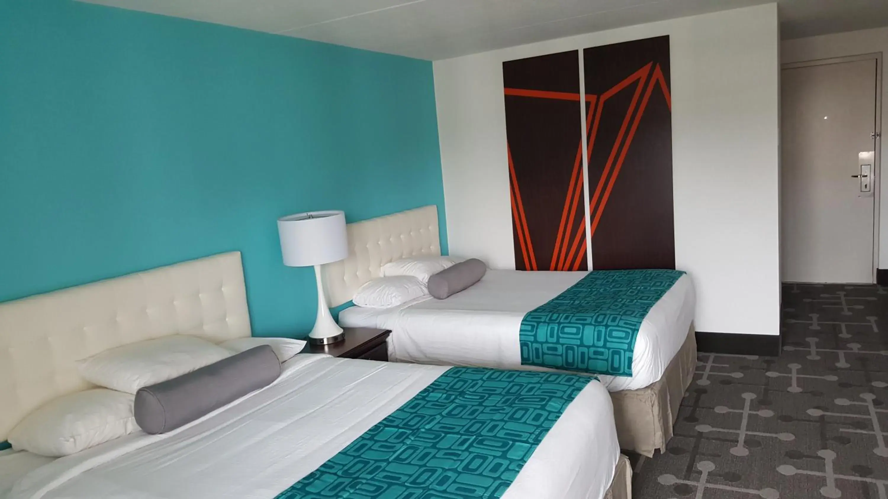 Deluxe Queen Room with Two Queen Beds - Non-Smoking in Howard Johnson by Wyndham Hershey Deluxe Queen Room with Two Queen Beds - Non-Smoking in Howard Johnson by Wyndham Hershey