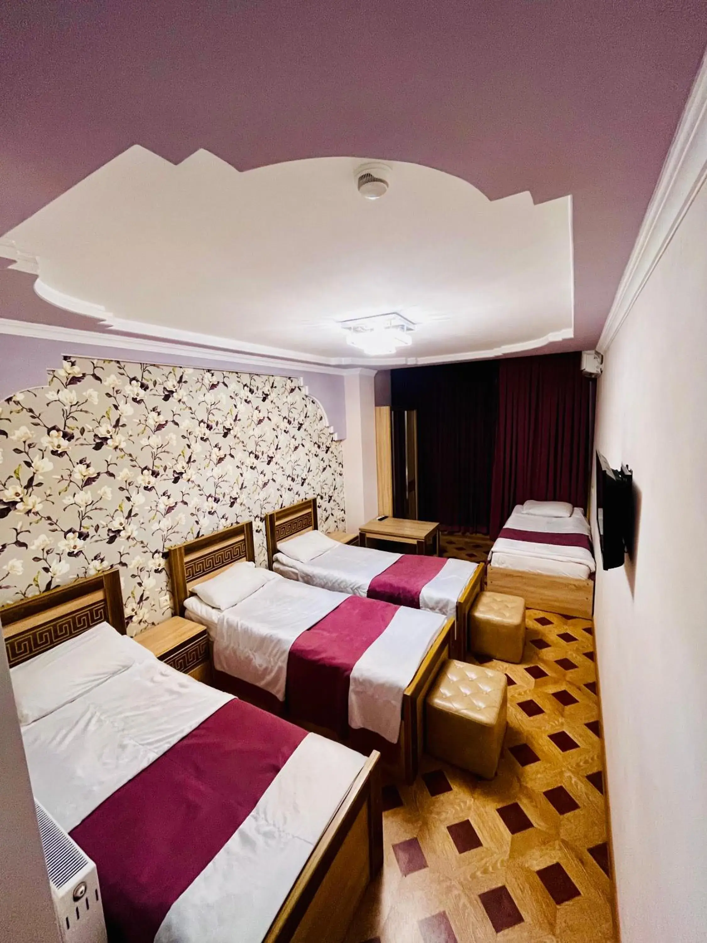 Standard Quadruple Room in Georgian Palace Hotel Standard Quadruple Room in Georgian Palace Hotel