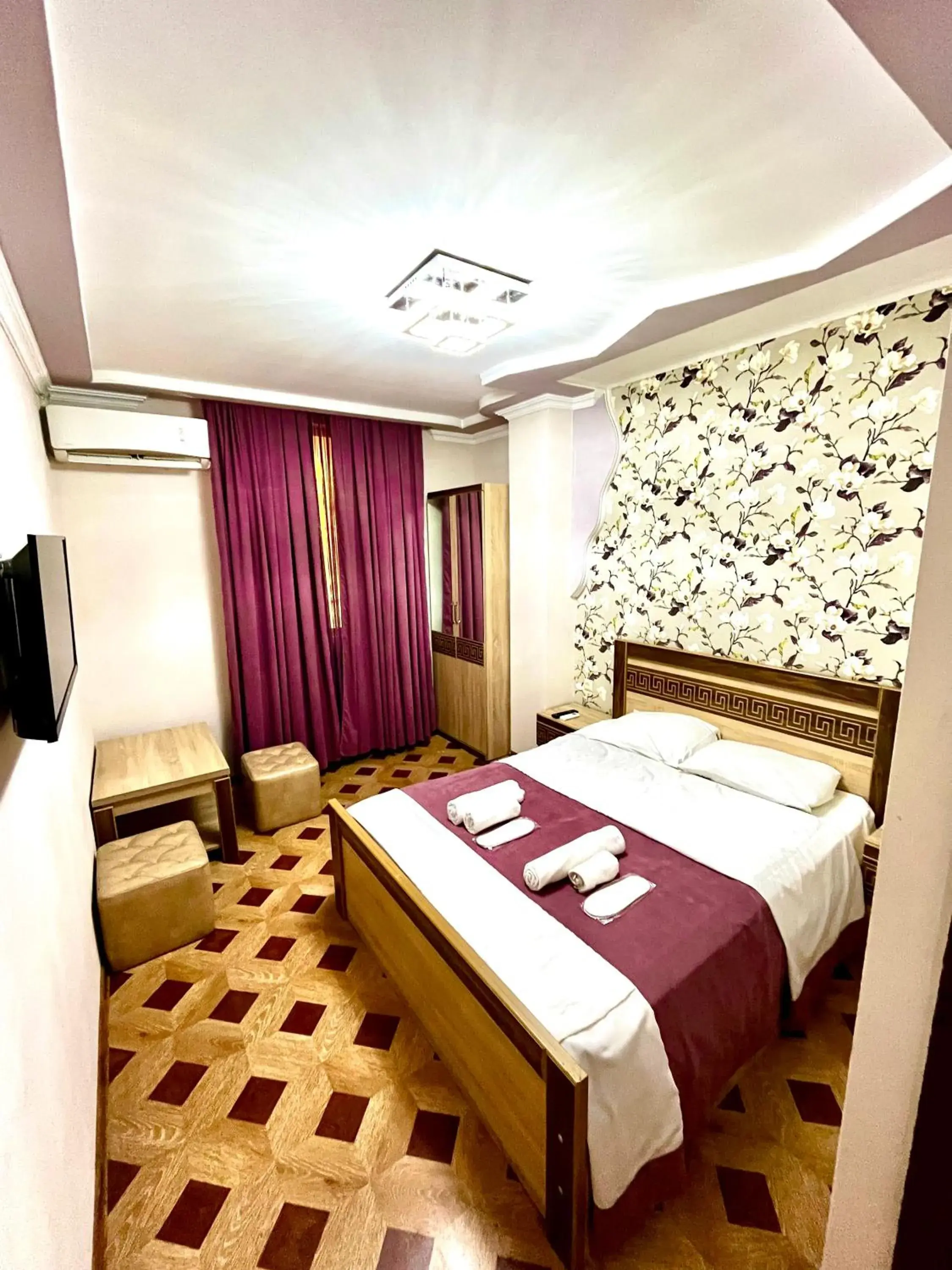 Standard Double Room in Georgian Palace Hotel Standard Double Room in Georgian Palace Hotel