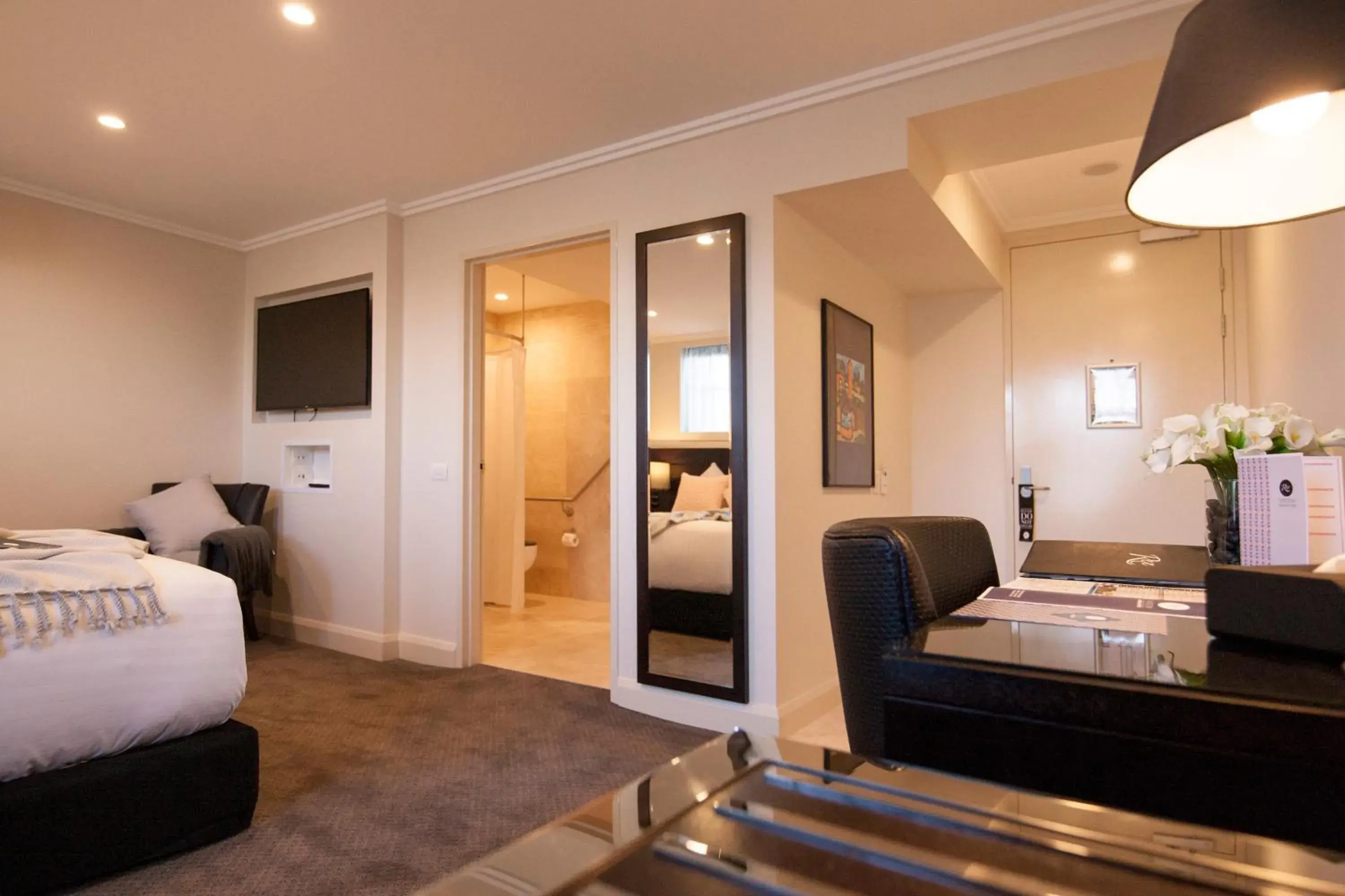 King Room - Disability Access in Canberra Rex Hotel King Room - Disability Access in Canberra Rex Hotel