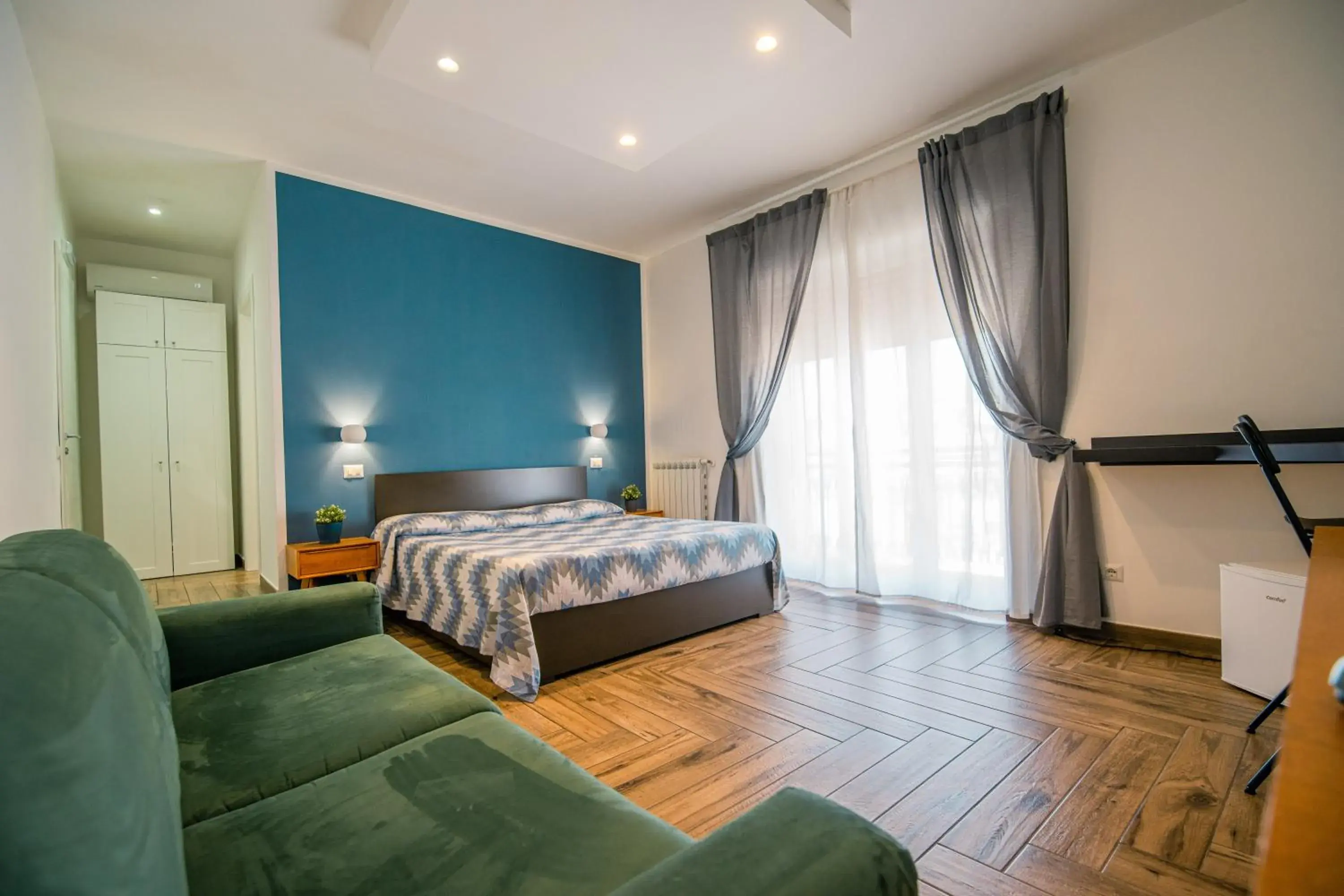 HUB FERROVIARIO - 12 Posti Letto per il Tuo Gruppo a Napoli con Wifi e Netflix HUB FERROVIARIO - 12 Posti Letto per il Tuo Gruppo a Napoli con Wifi e Netflix