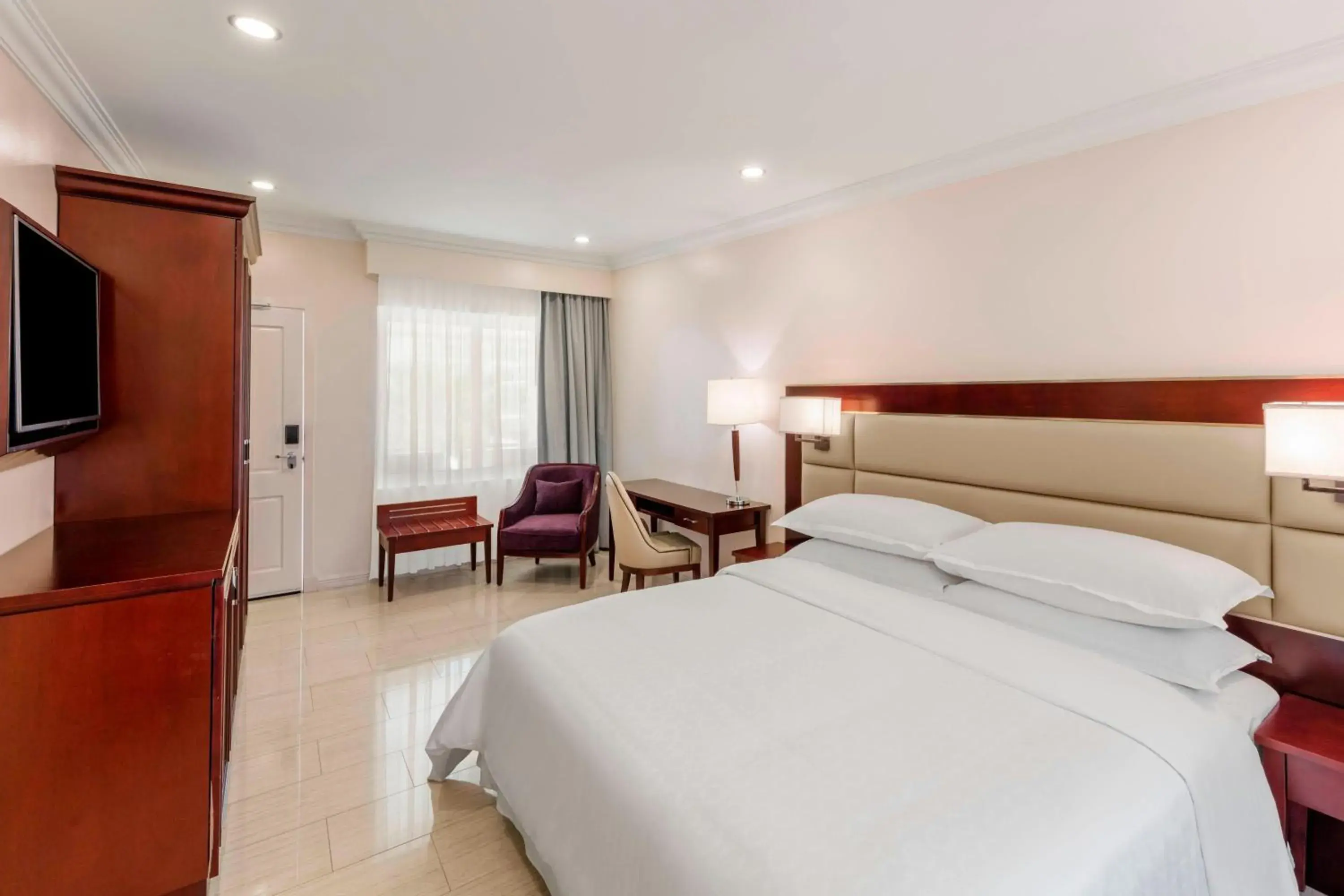 One King Room in Sheraton Samoa Aggie Grey's Hotel & Bungalows One King Room in Sheraton Samoa Aggie Grey's Hotel & Bungalows