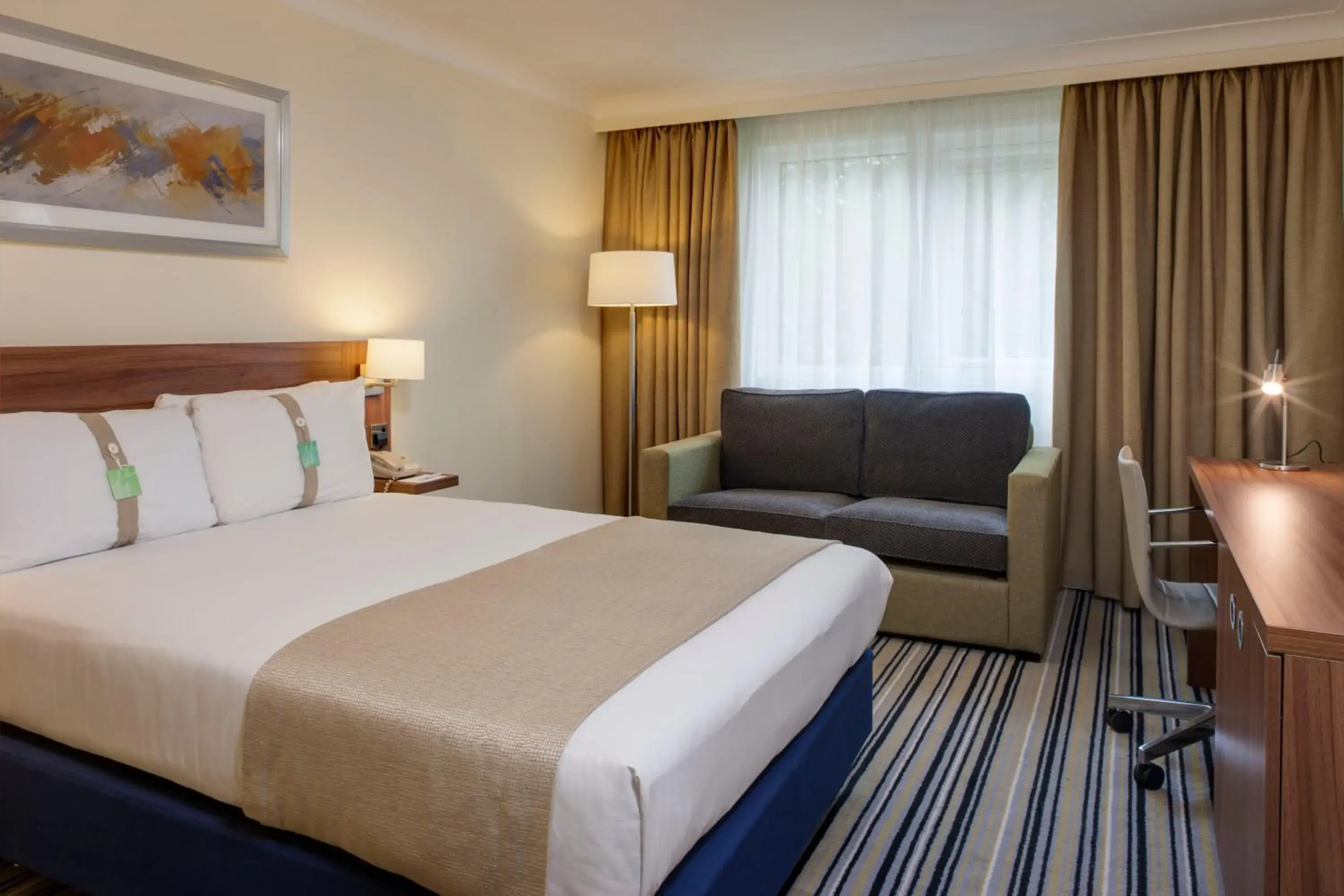 Standard Double Room with Sofa Bed in Holiday Inn Stoke on Trent M6 Jct15 by IHG Standard Double Room with Sofa Bed in Holiday Inn Stoke on Trent M6 Jct15 by IHG