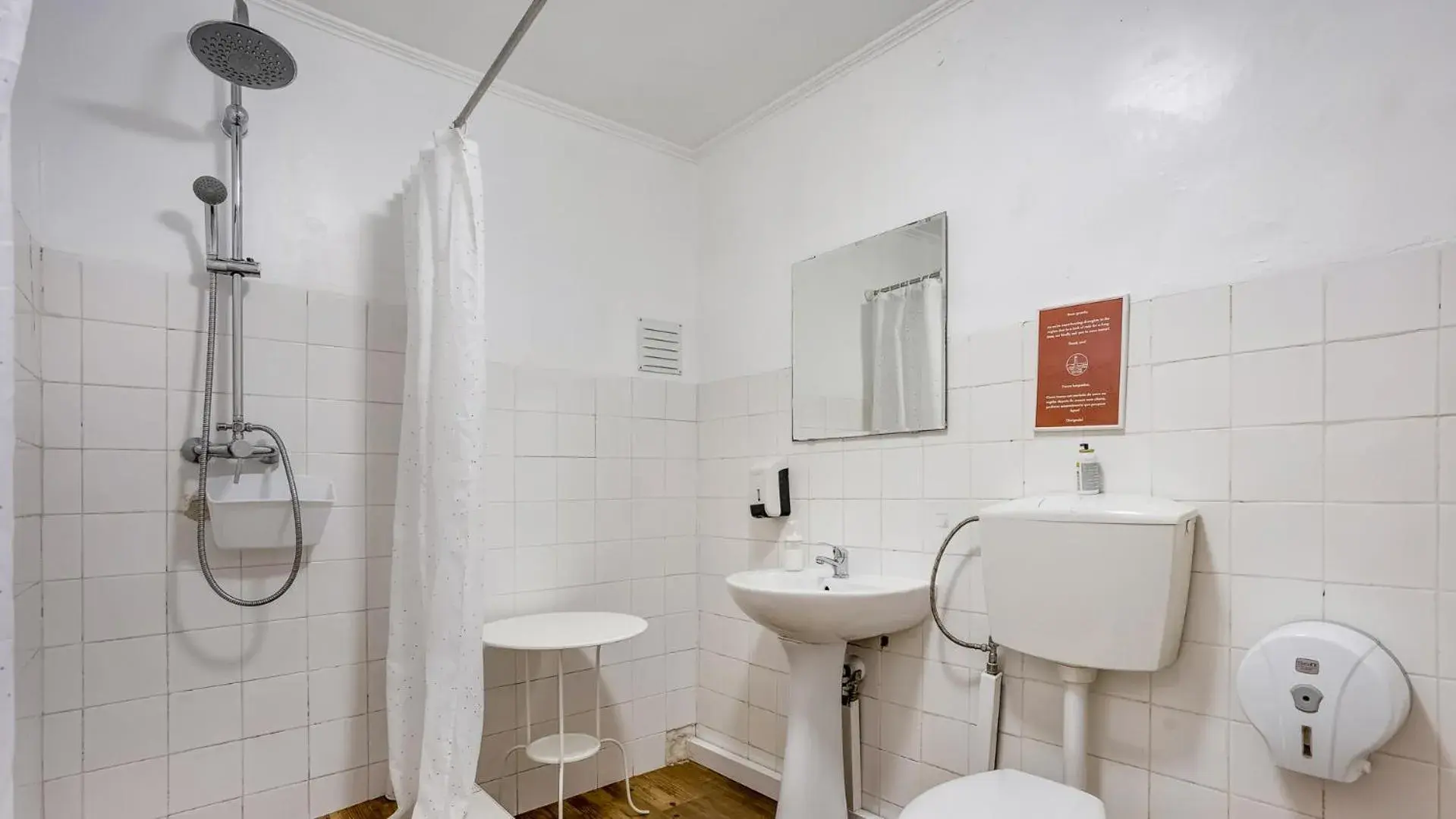 Standard Single Room in Hostel Casa d'Alagoa Standard Single Room in Hostel Casa d'Alagoa