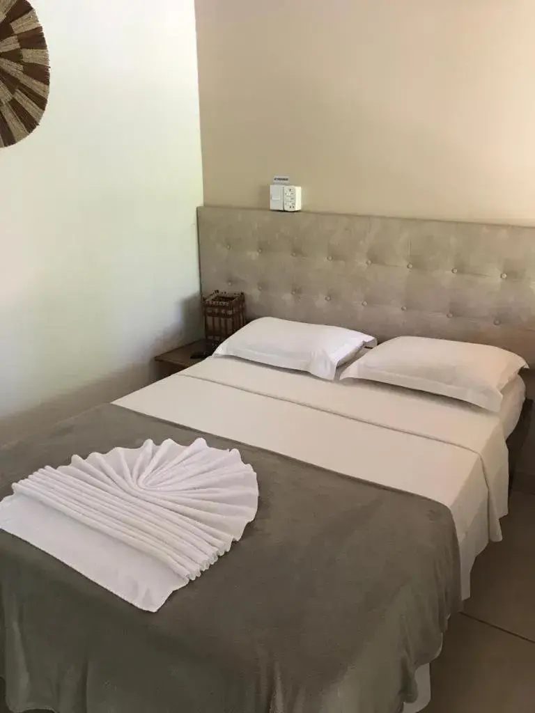 Small Double Room in Pousada Tropical Small Double Room in Pousada Tropical