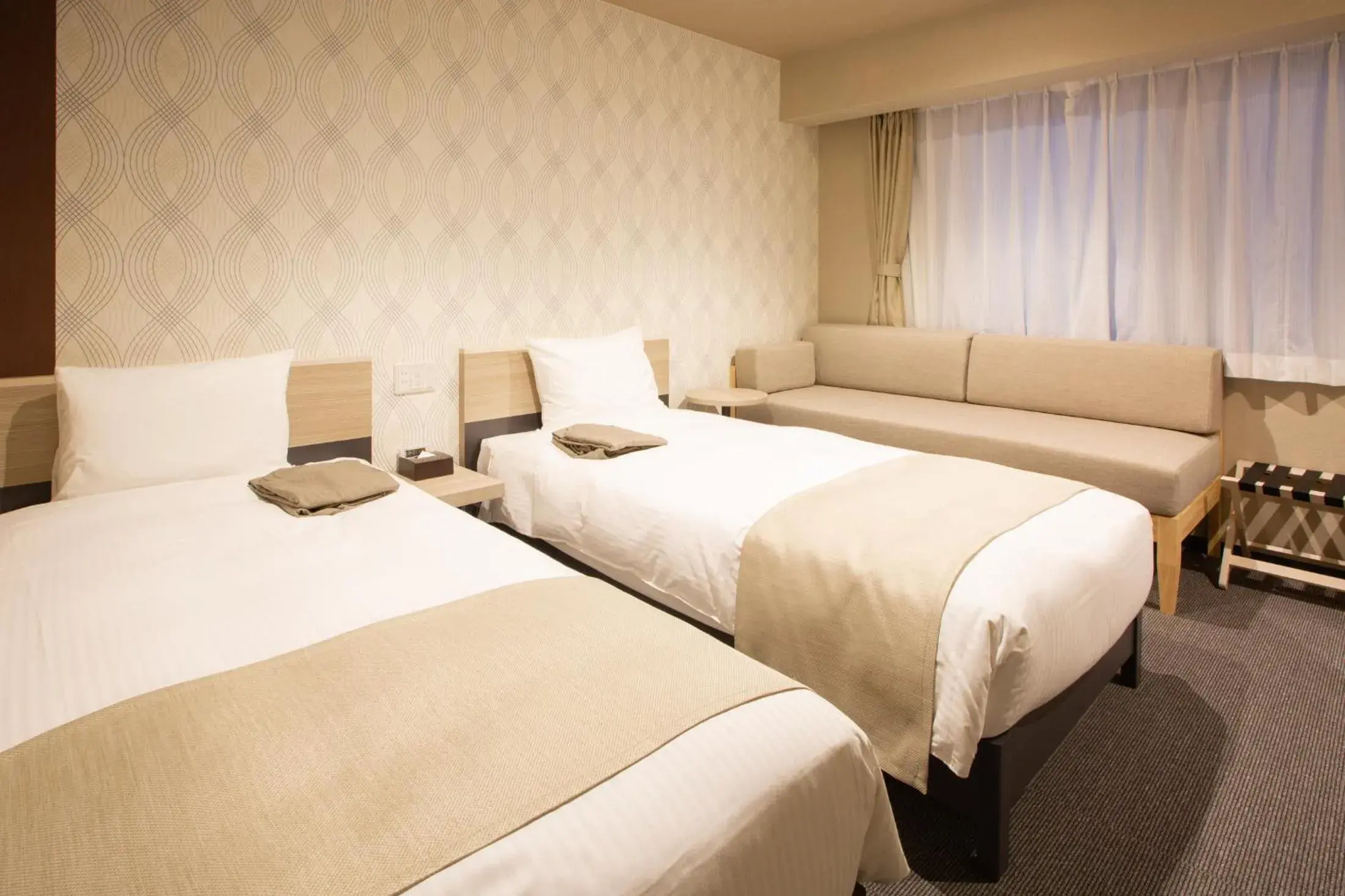 Deluxe Twin Room - Non-Smoking in Kuretake Inn Osaka Midousuji Hommachi Deluxe Twin Room - Non-Smoking in Kuretake Inn Osaka Midousuji Hommachi