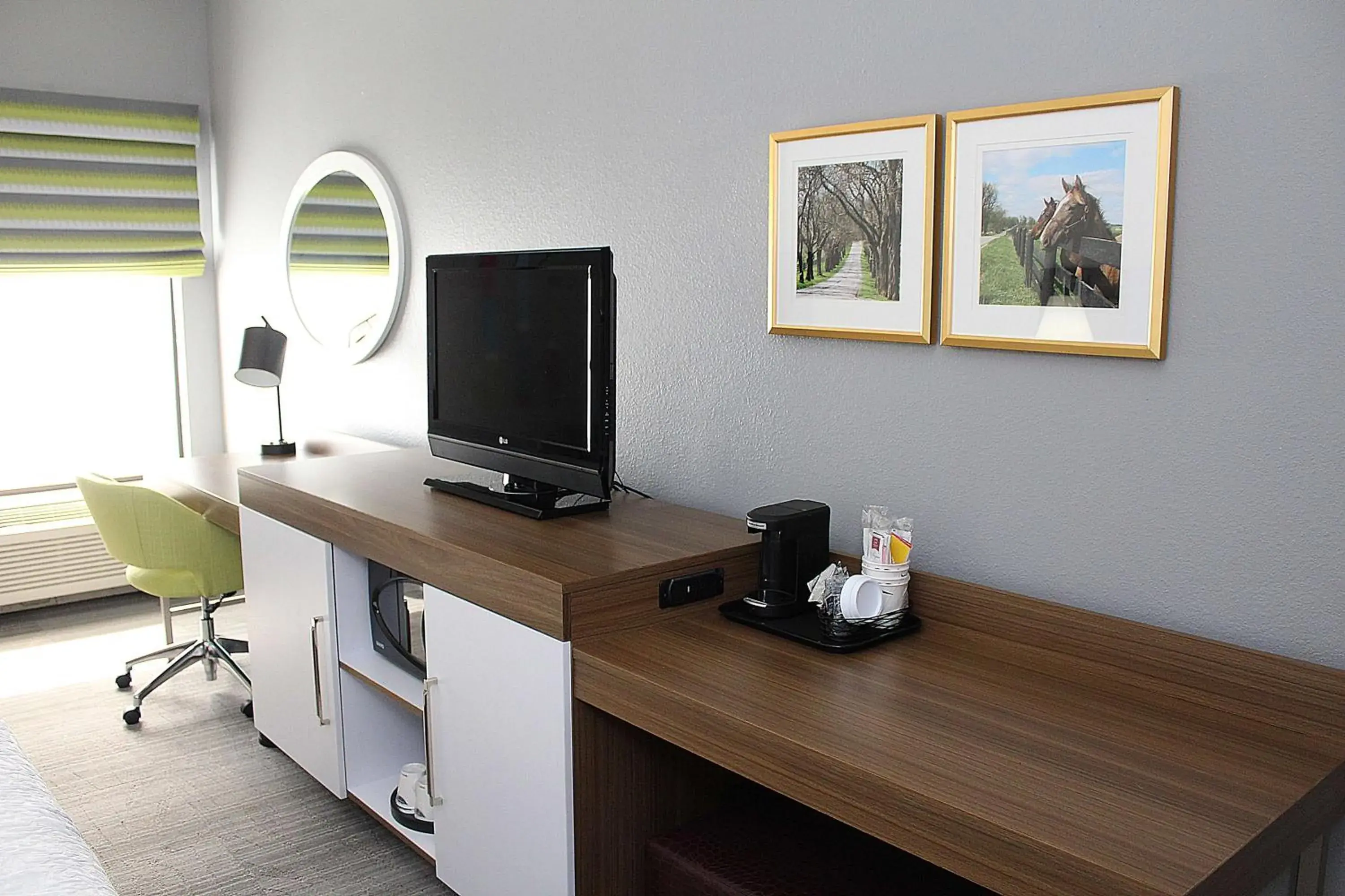 Room with Two Queen Beds - Non-Smoking in Hampton Inn Richmond KY Room with Two Queen Beds - Non-Smoking in Hampton Inn Richmond KY