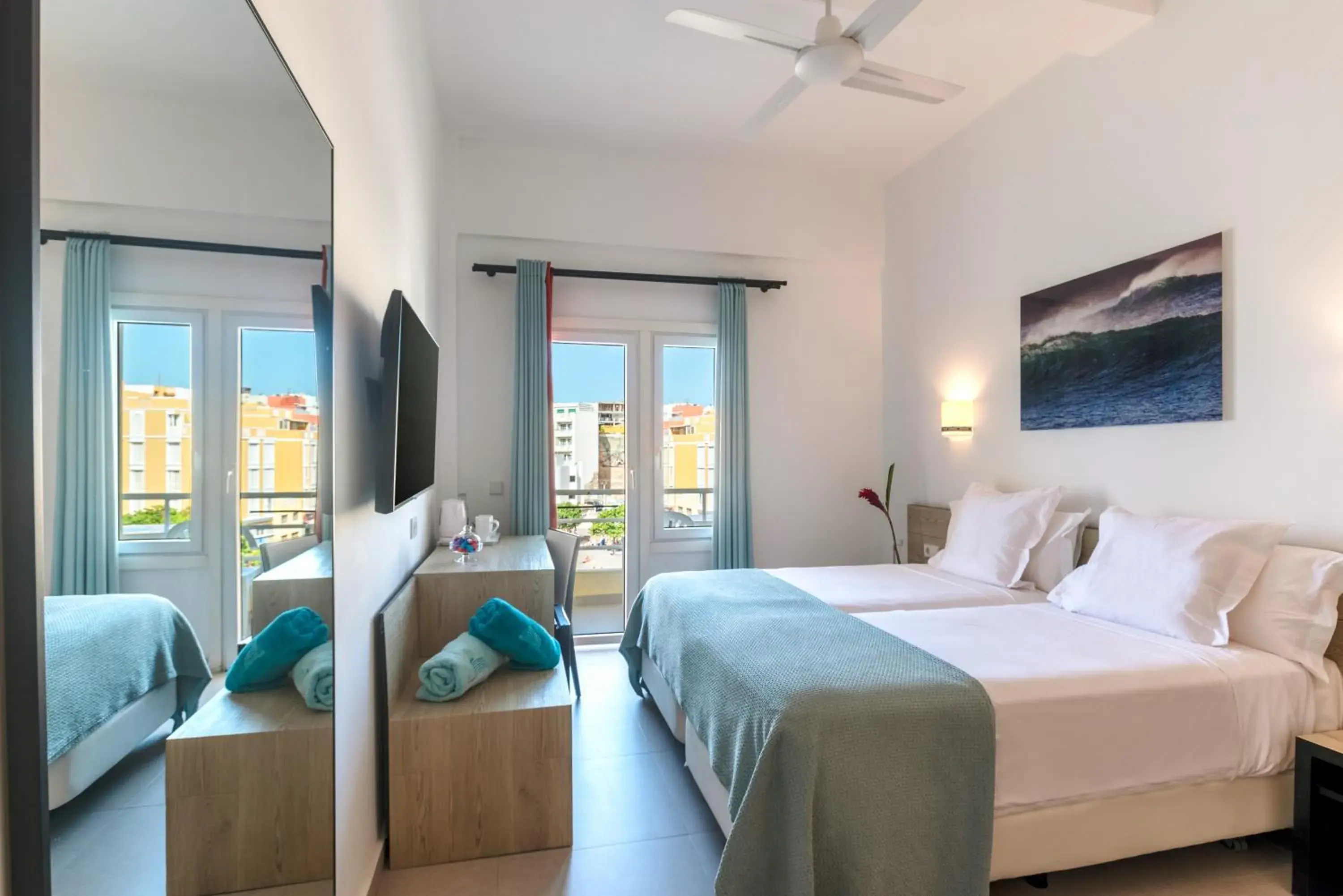 Deluxe Double Room with Balcony and Sea View - single occupancy in Hotel Médano Deluxe Double Room with Balcony and Sea View - single occupancy in Hotel Médano