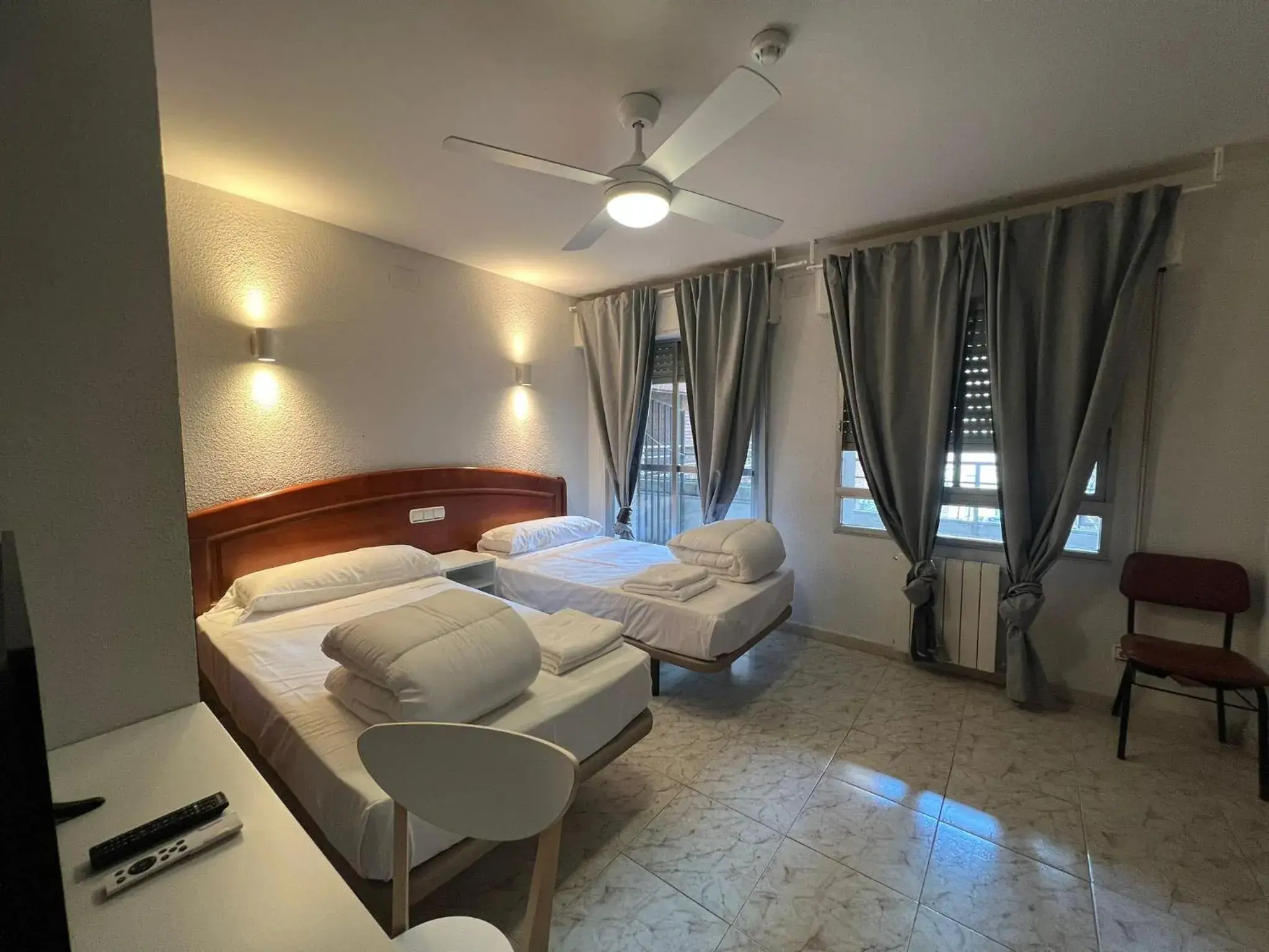 Twin Room in Hostal la Embajada Twin Room in Hostal la Embajada