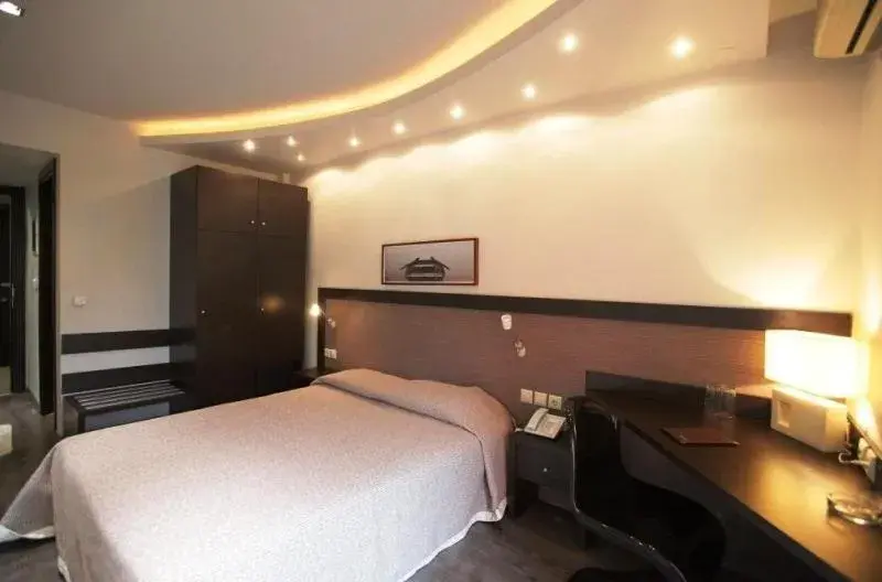 Double Room in Aliakmon Hotel Double Room in Aliakmon Hotel