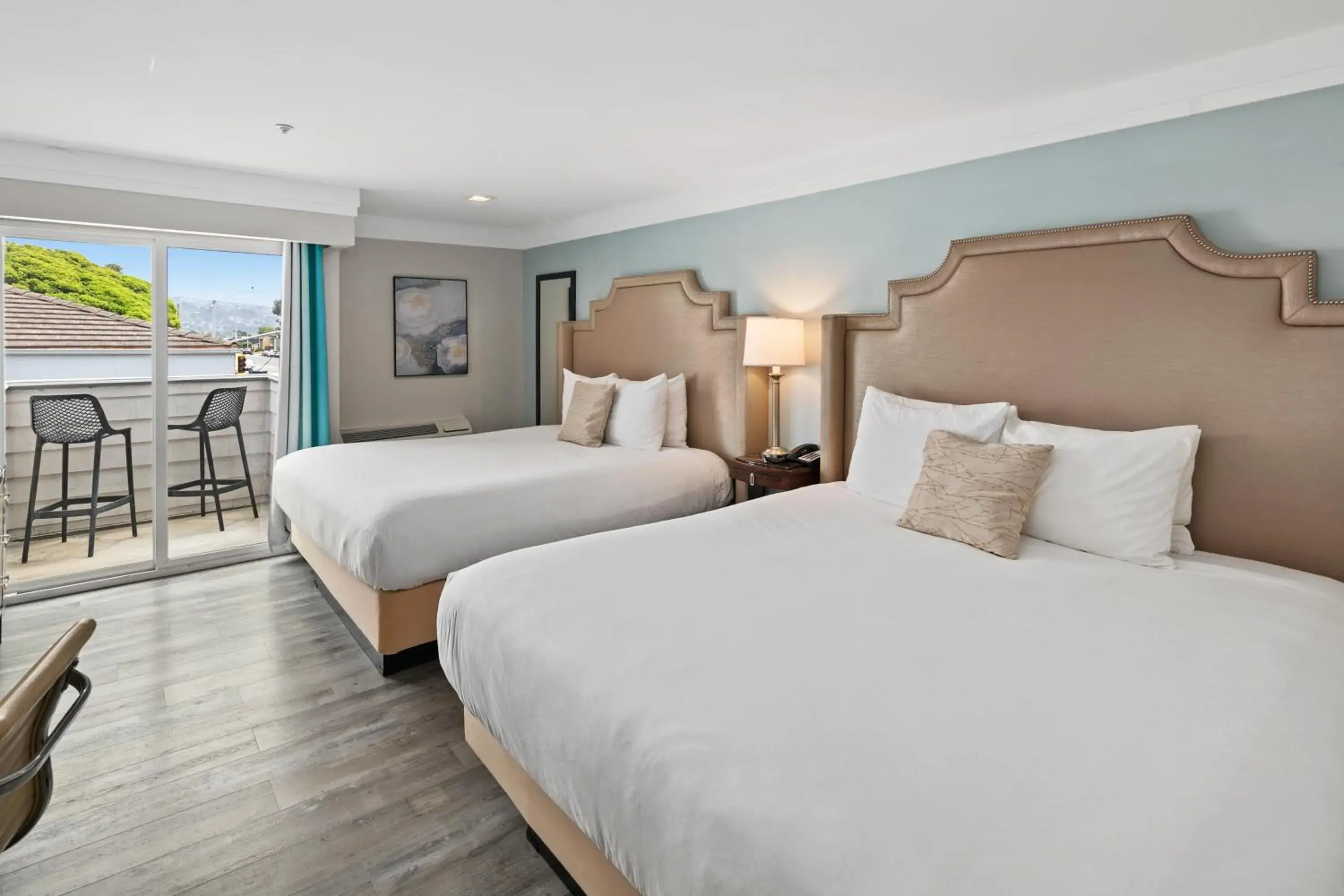 Quadruple Room with Balcony in Art Hotel Laguna Beach Quadruple Room with Balcony in Art Hotel Laguna Beach