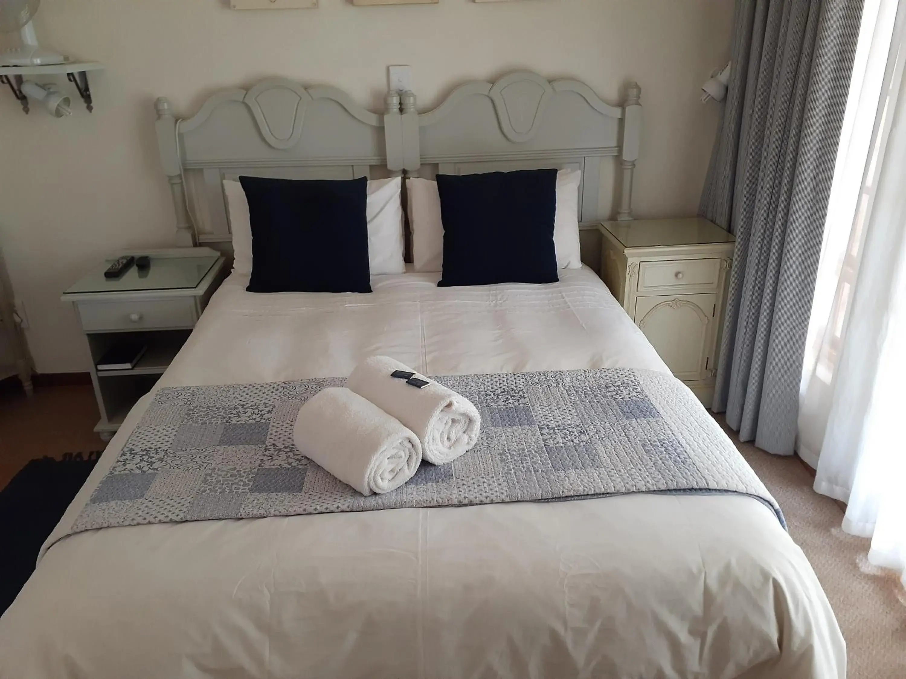 Double Room - single occupancy in Sandstone Chameleon Guest House Double Room - single occupancy in Sandstone Chameleon Guest House