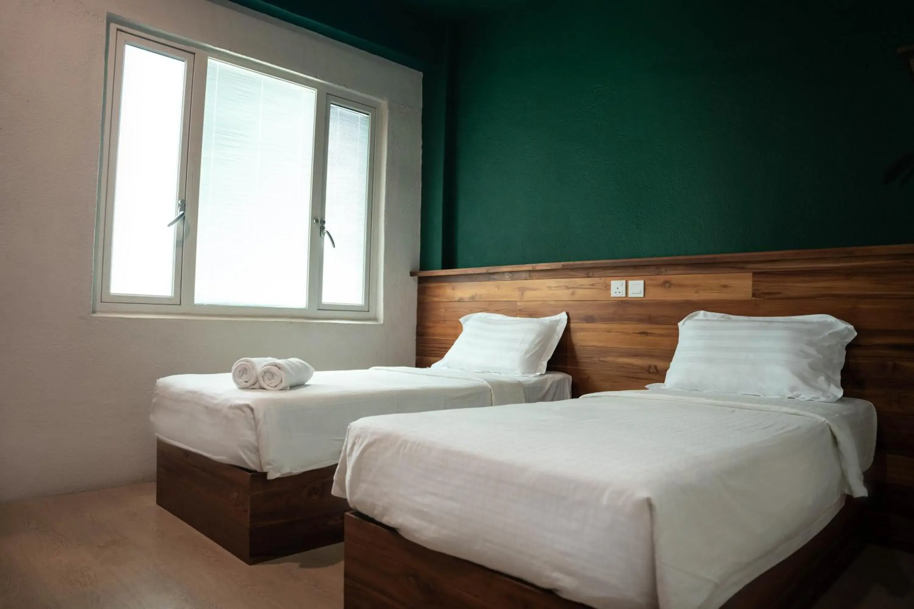 Standard Twin Room in Room V Jalan Sultanah Near Bus Stop Batu Pahat Standard Twin Room in Room V Jalan Sultanah Near Bus Stop Batu Pahat