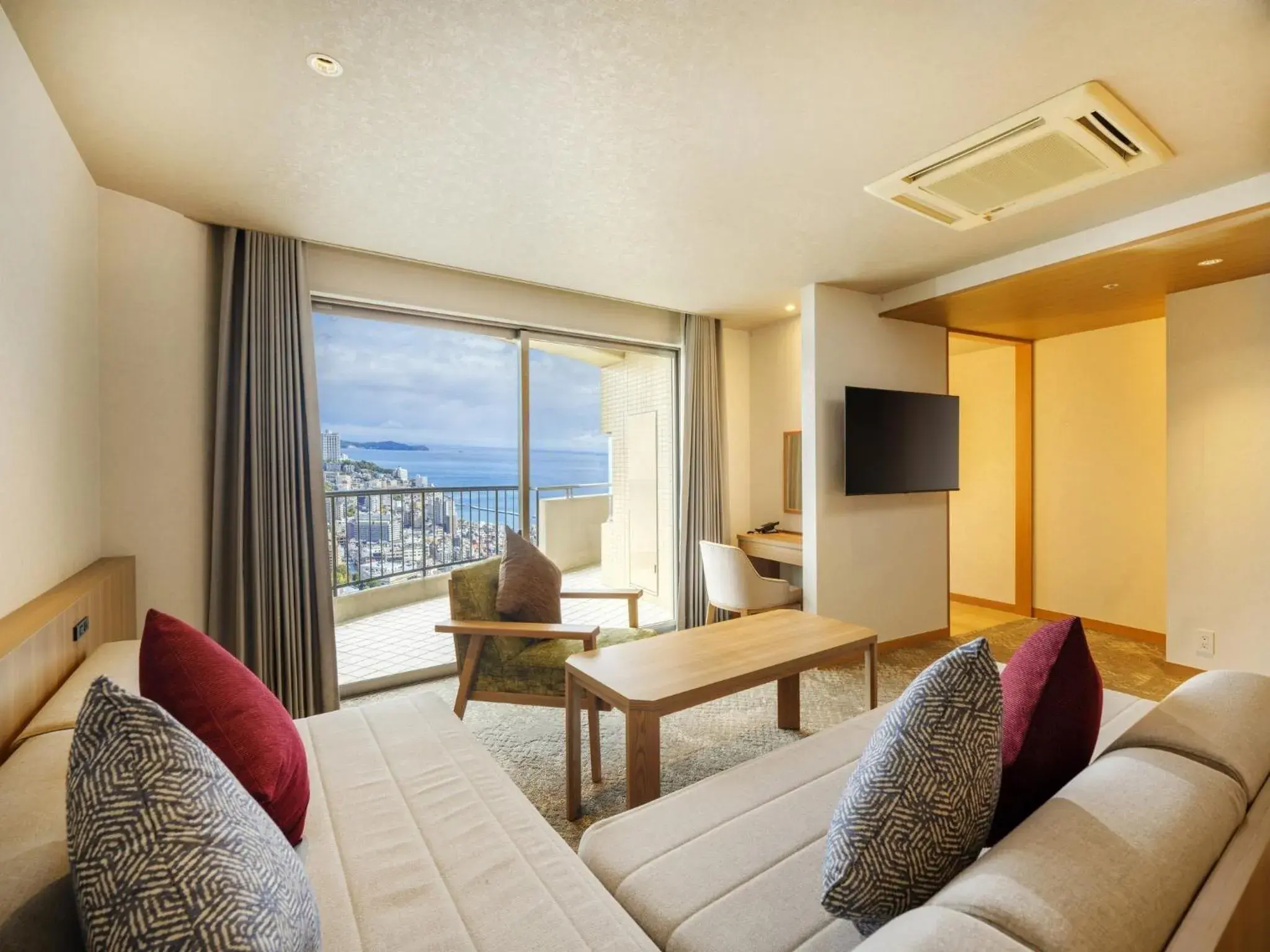 Ocean View Deluxe Fourth Accessible room with private bathroom - single occupancy in KAMENOI HOTEL Atami Ocean View Deluxe Fourth Accessible room with private bathroom - single occupancy in KAMENOI HOTEL Atami