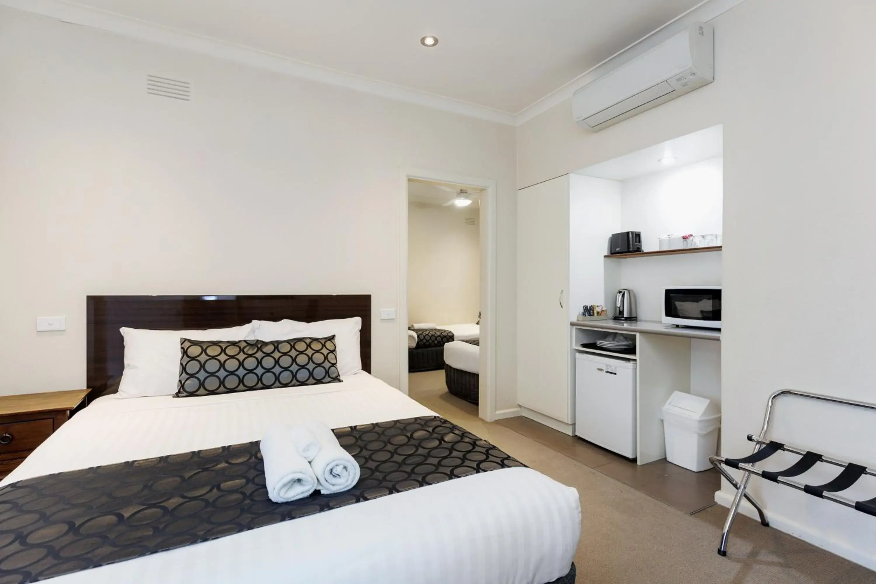 Executive Two-Bedroom Suite in Amaroo Motel Tumuts Best Accommodation Executive Two-Bedroom Suite in Amaroo Motel Tumuts Best Accommodation