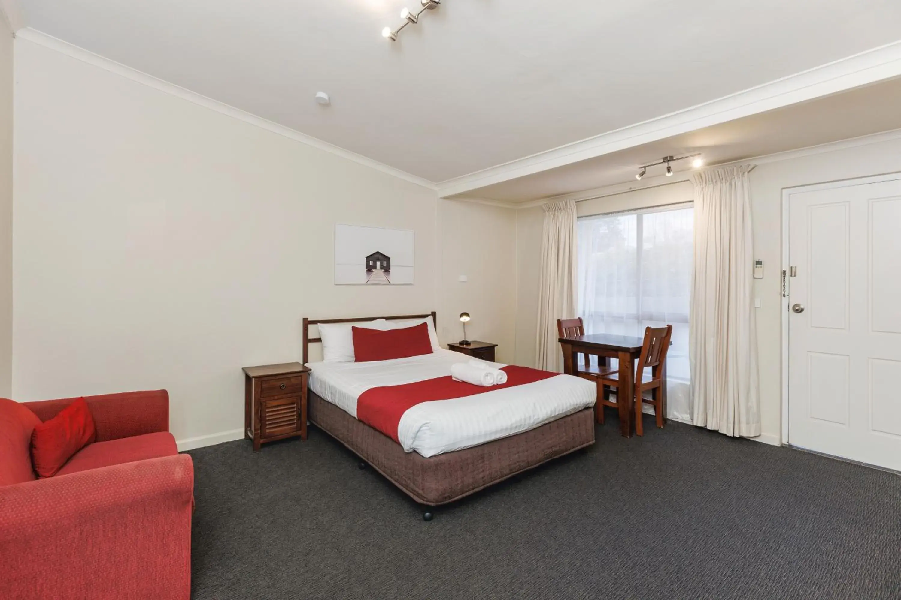 Standard Queen Room in Amaroo Motel Tumuts Best Accommodation Standard Queen Room in Amaroo Motel Tumuts Best Accommodation