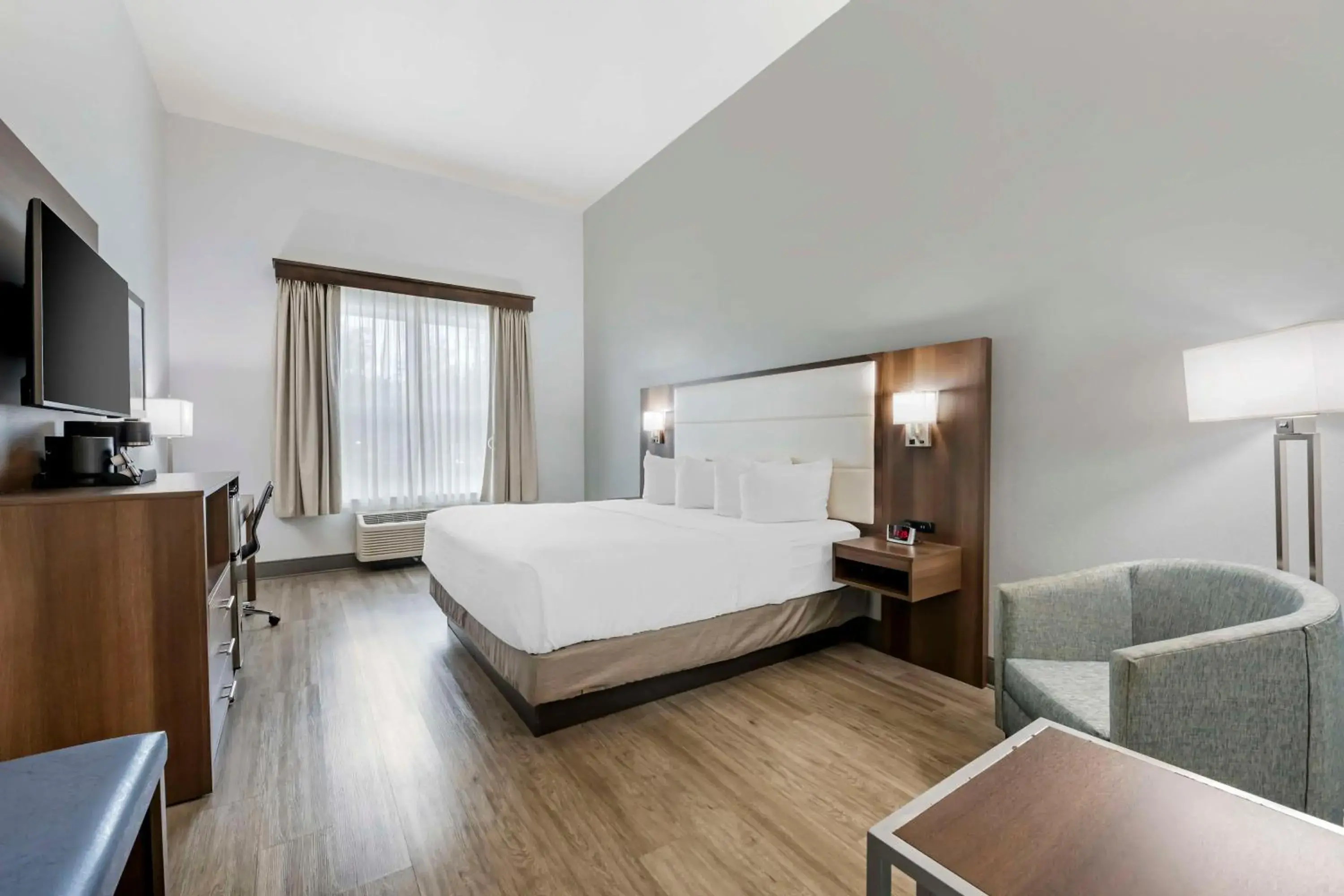 King Room - Non-Smoking in Best Western Plus First Coast Inn and Suites King Room - Non-Smoking in Best Western Plus First Coast Inn and Suites